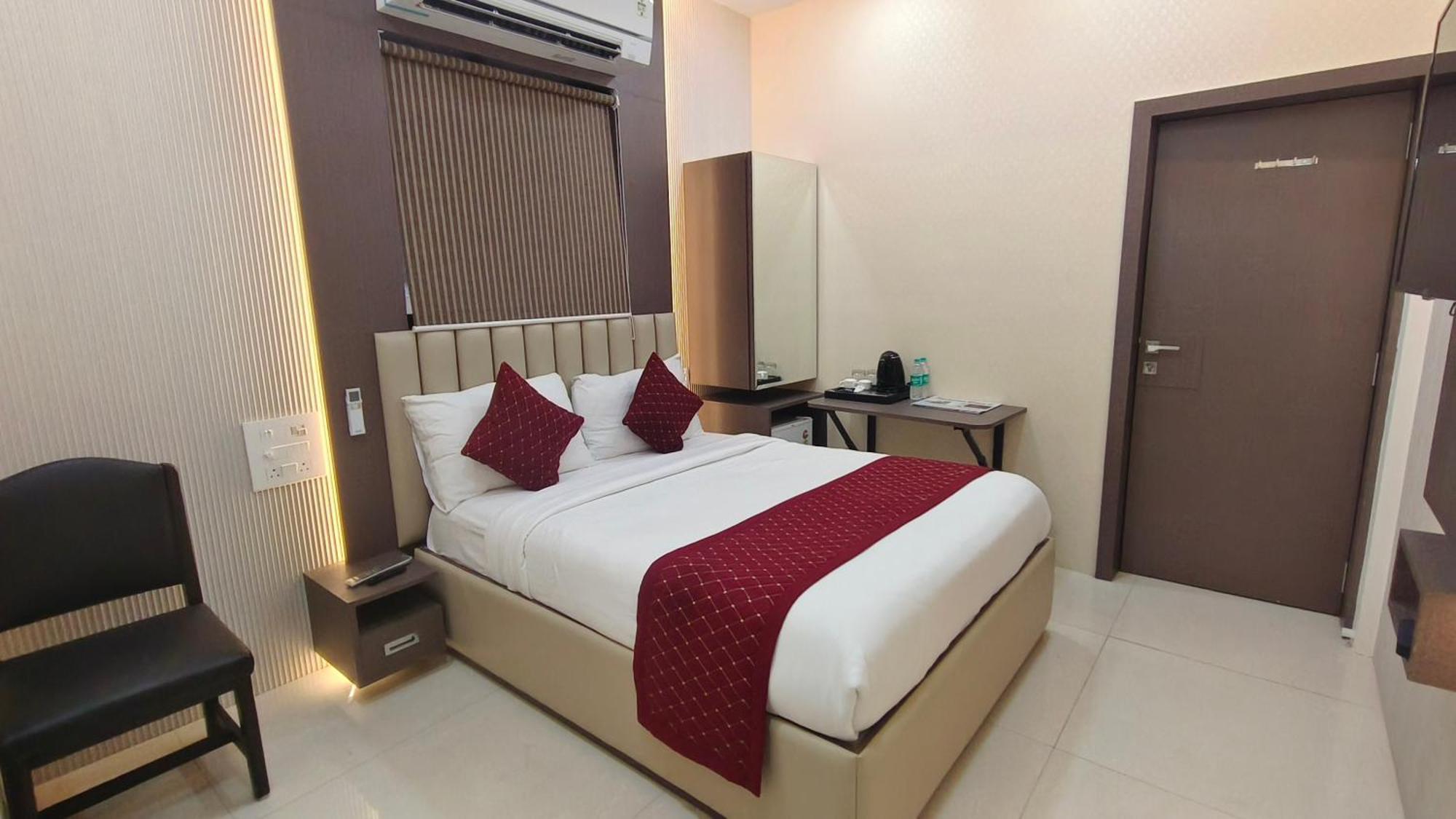 Smooth Checkin By Sion Triton - Hotel