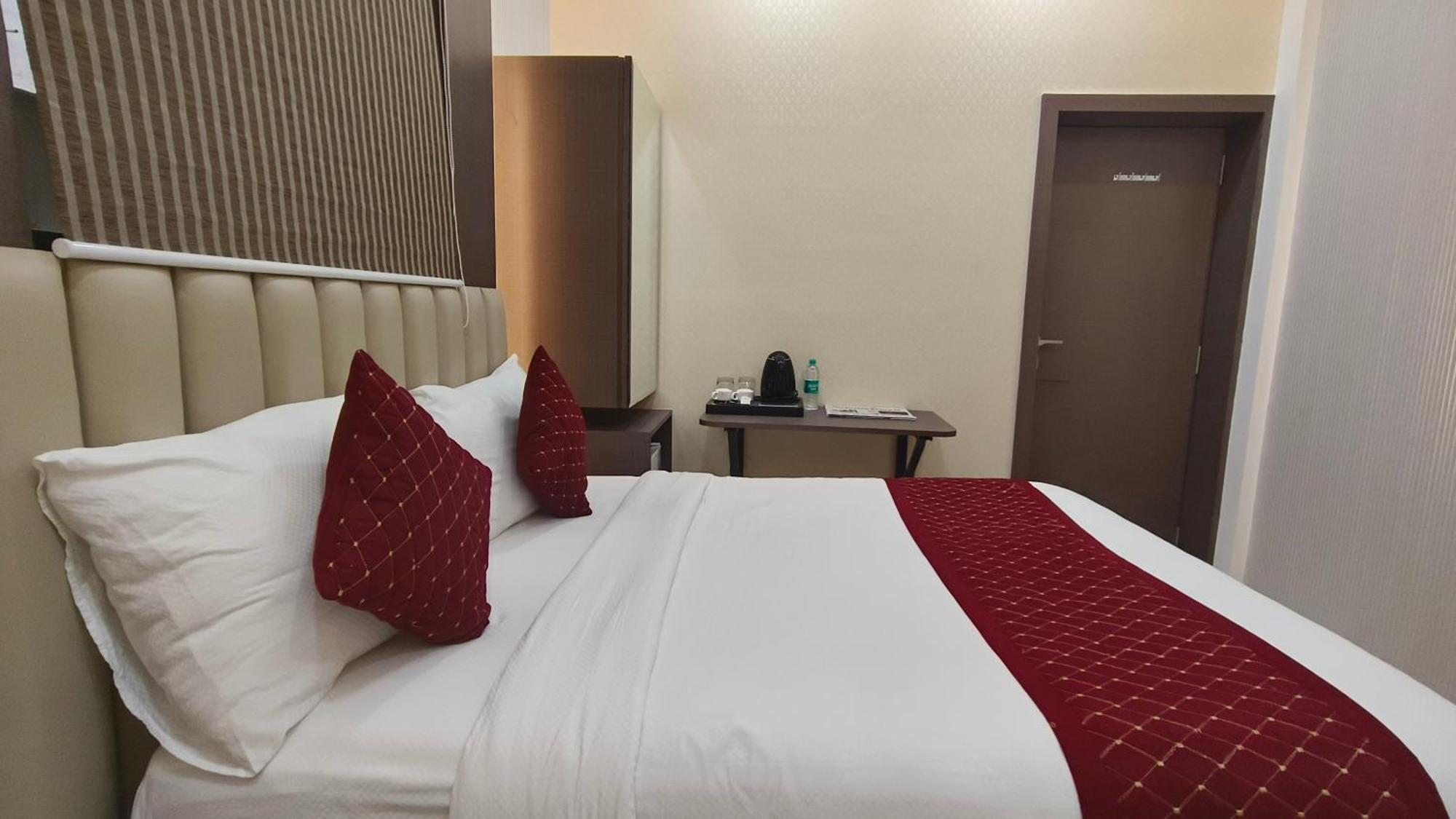 Smooth Checkin By Sion Triton - Hotel