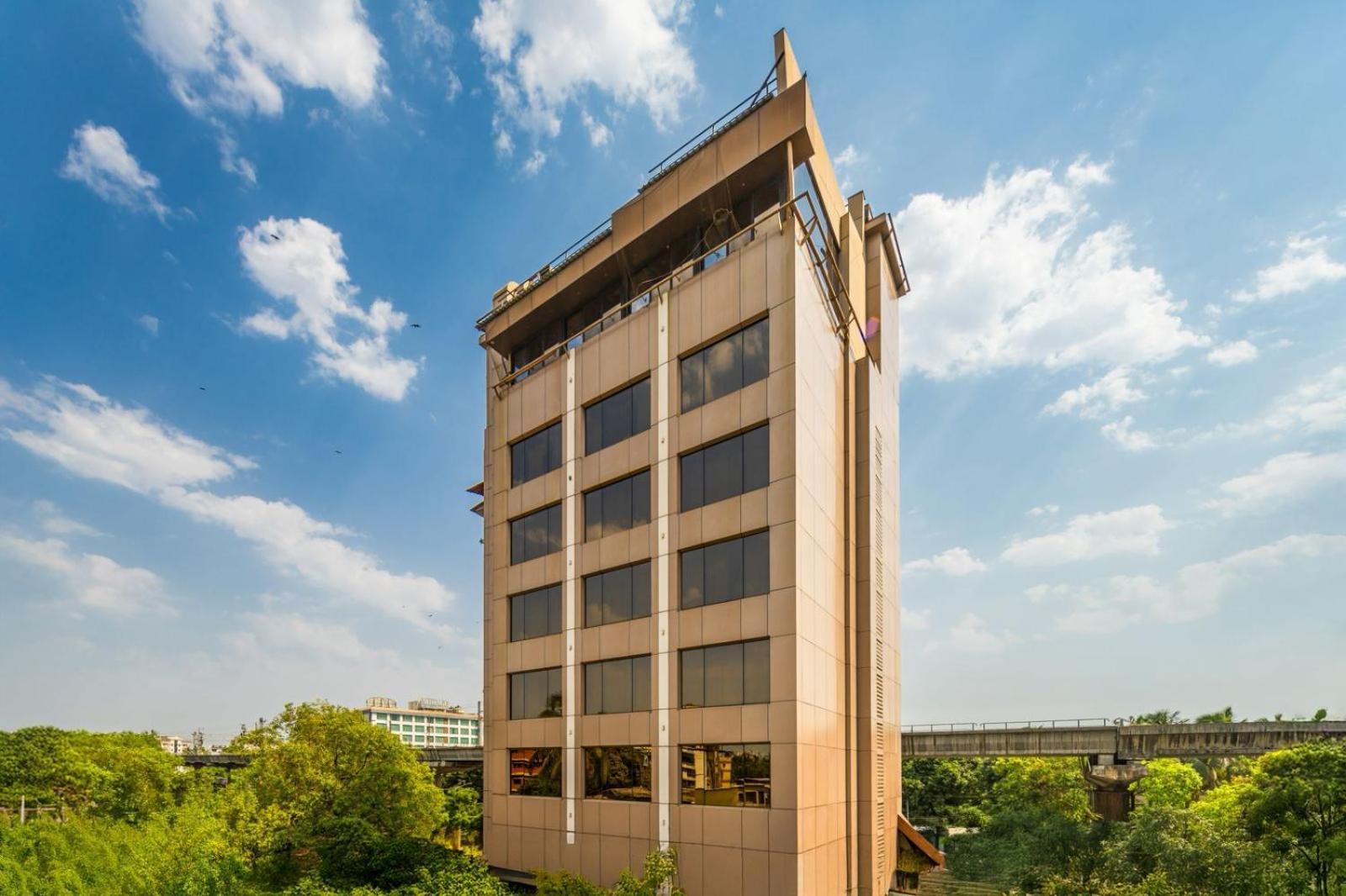 Peninsula Redpine 3* Mumbai