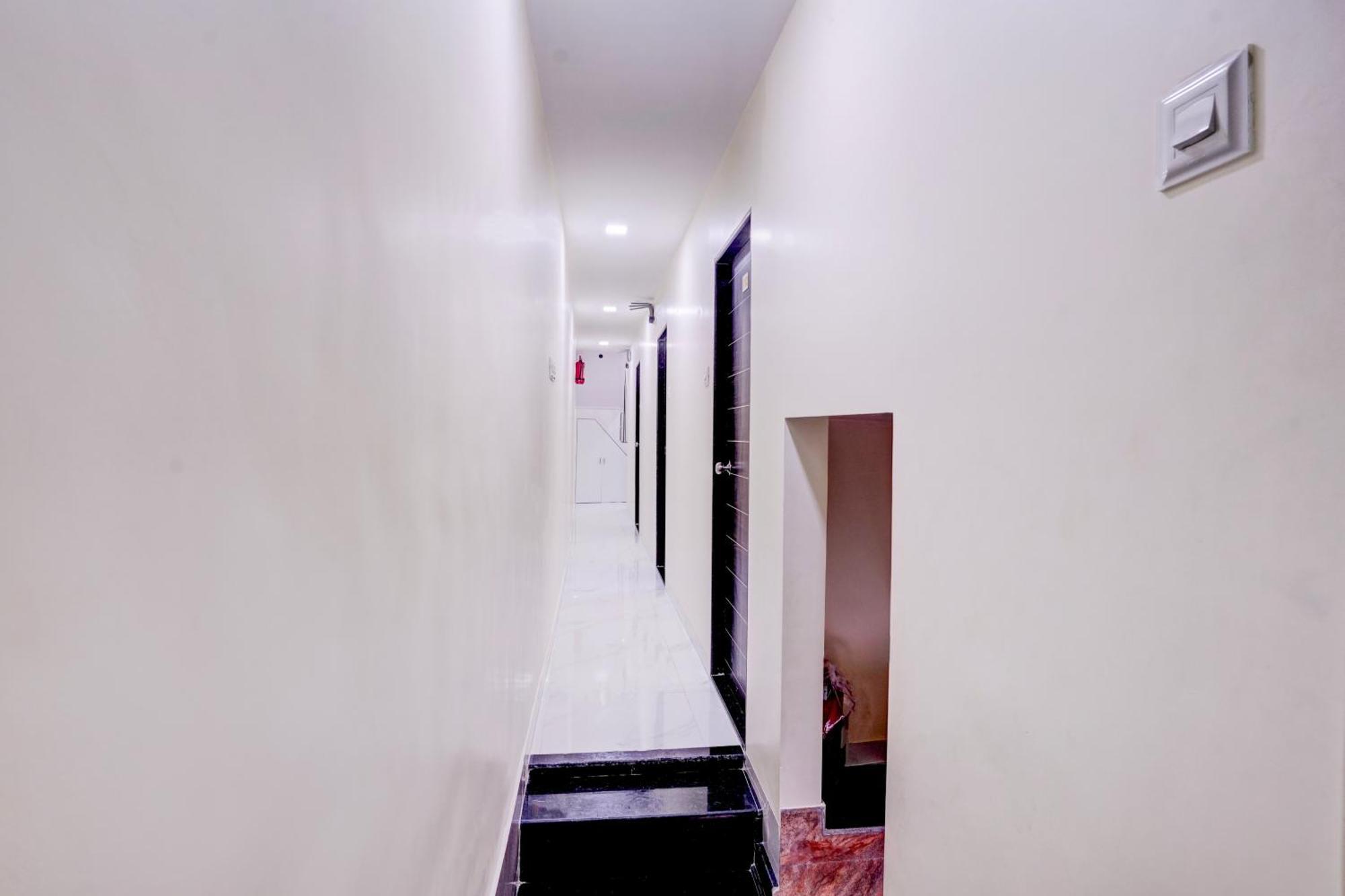 O Class Hotel *