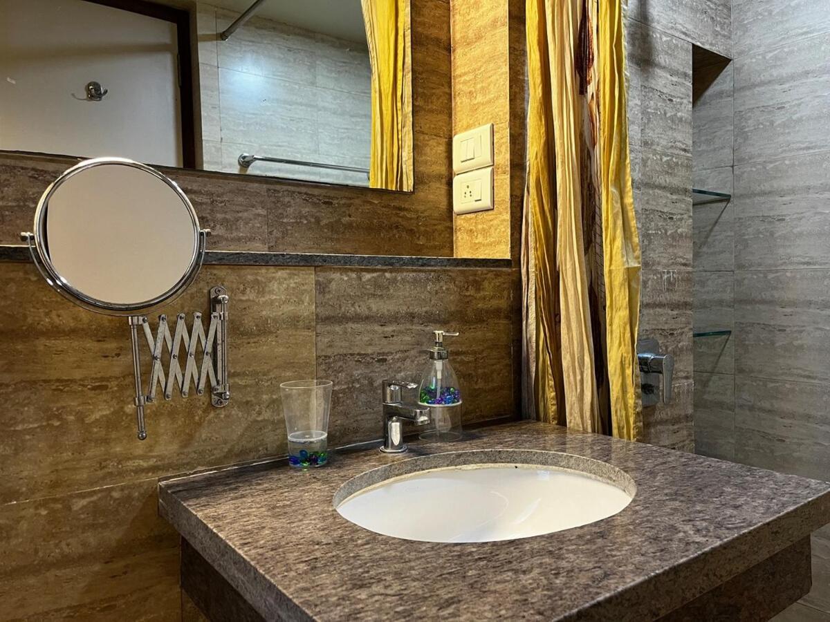 Blue Vista - Lux 5bhk Apartment