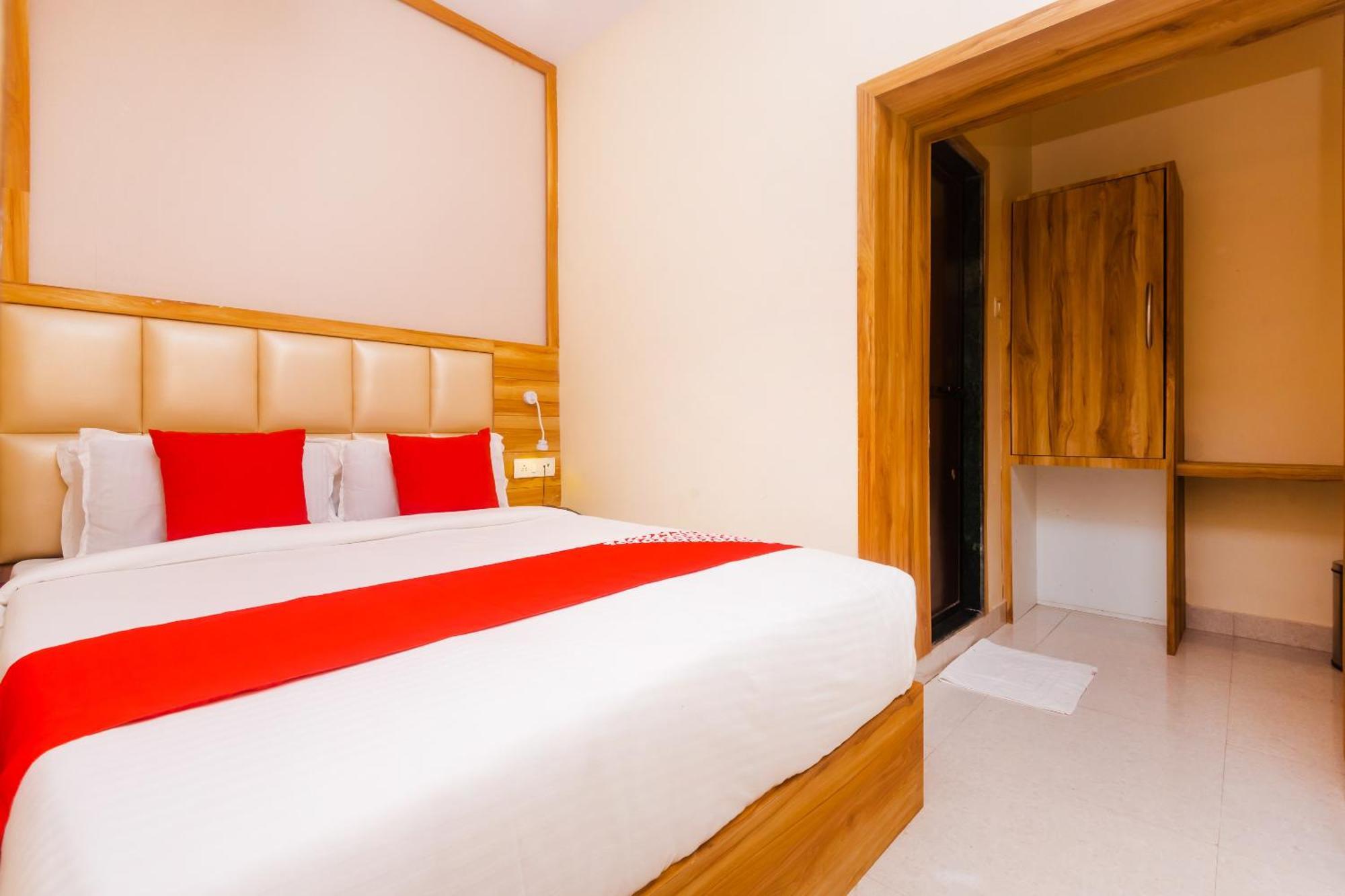 Hotel Sun Near Saifee Hospital And Hn Reliance Hospital 3*