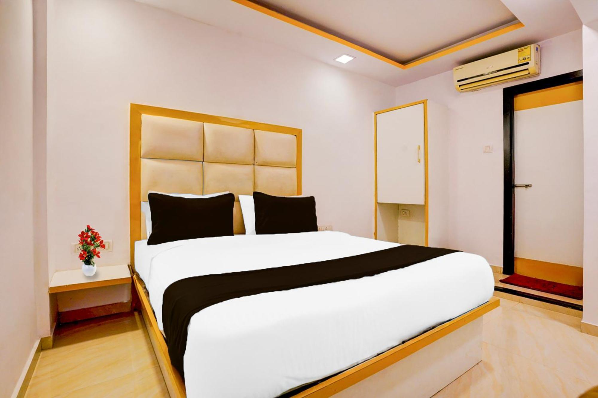 Hotel Collection O Andheri West Near Kokilaben Hospital Mumbai