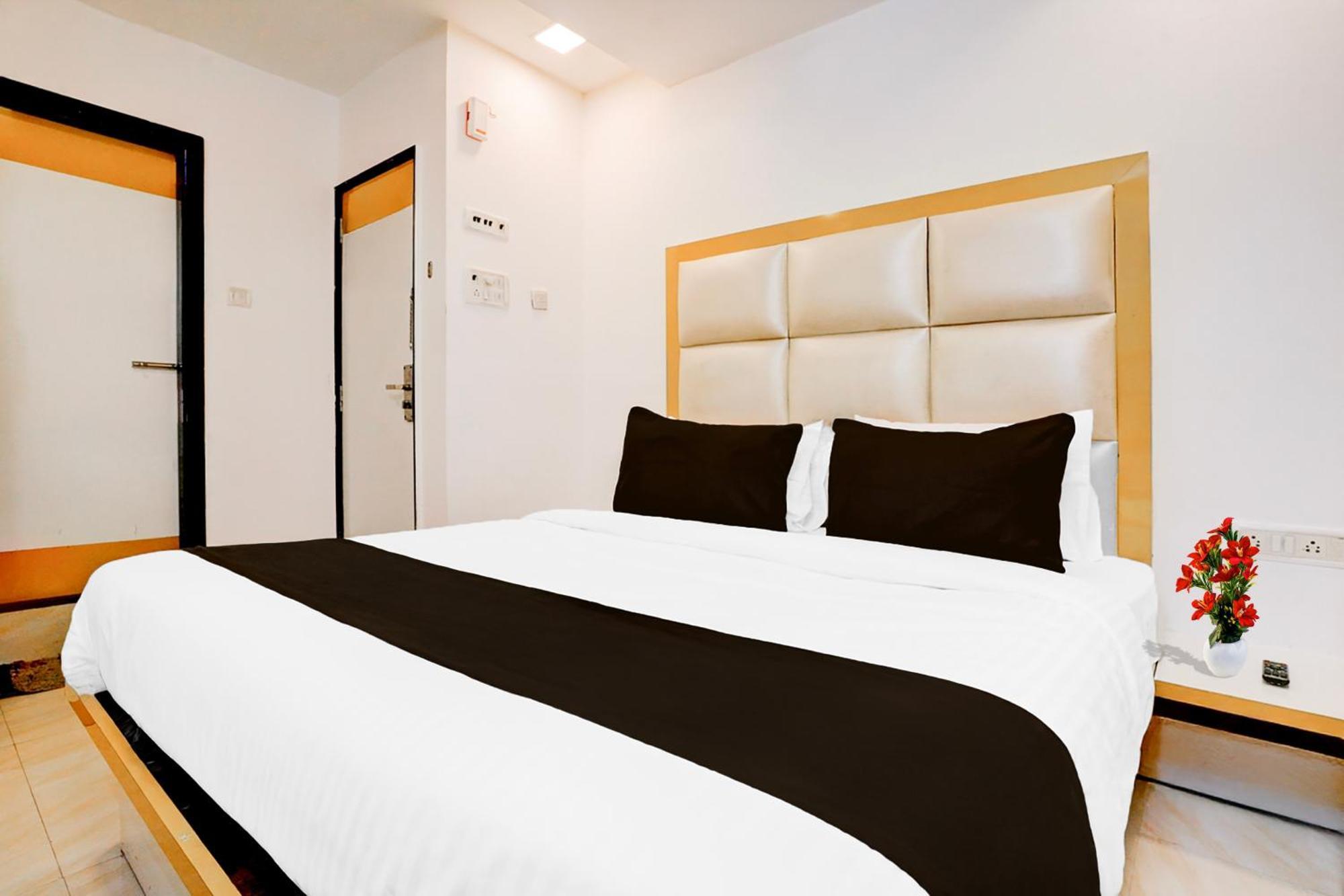 Collection O Andheri West Near Kokilaben Hospital Hotel Mumbai