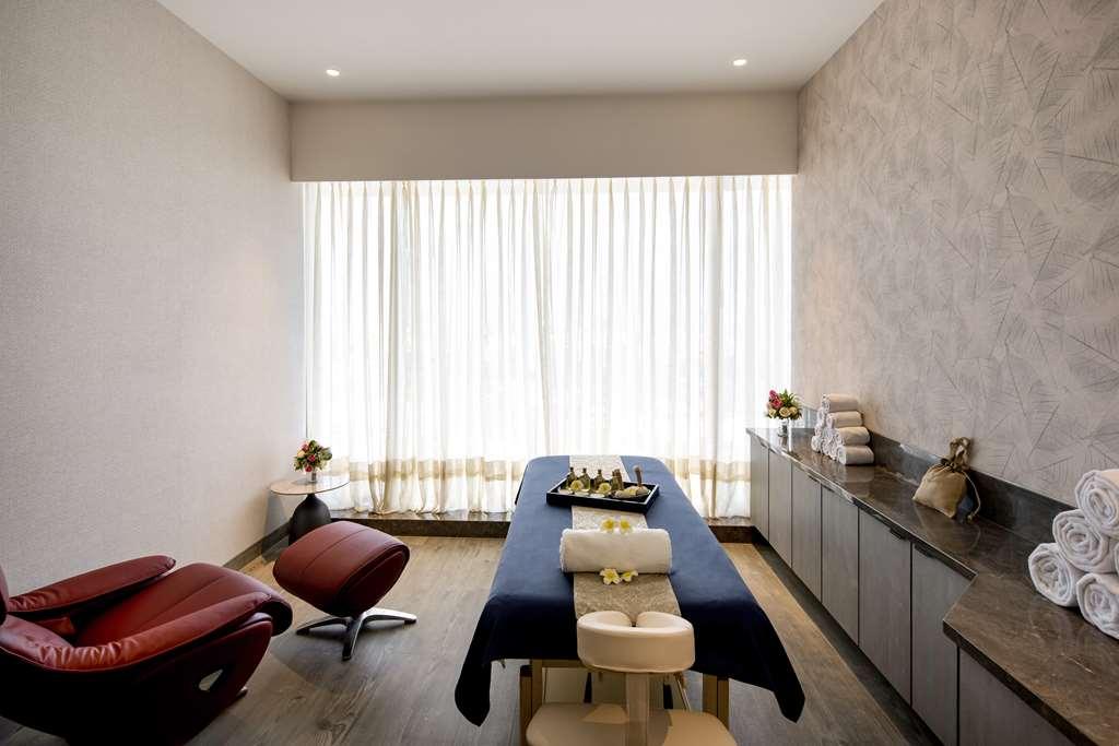 Hotel Radisson Blu International Airport 5*
