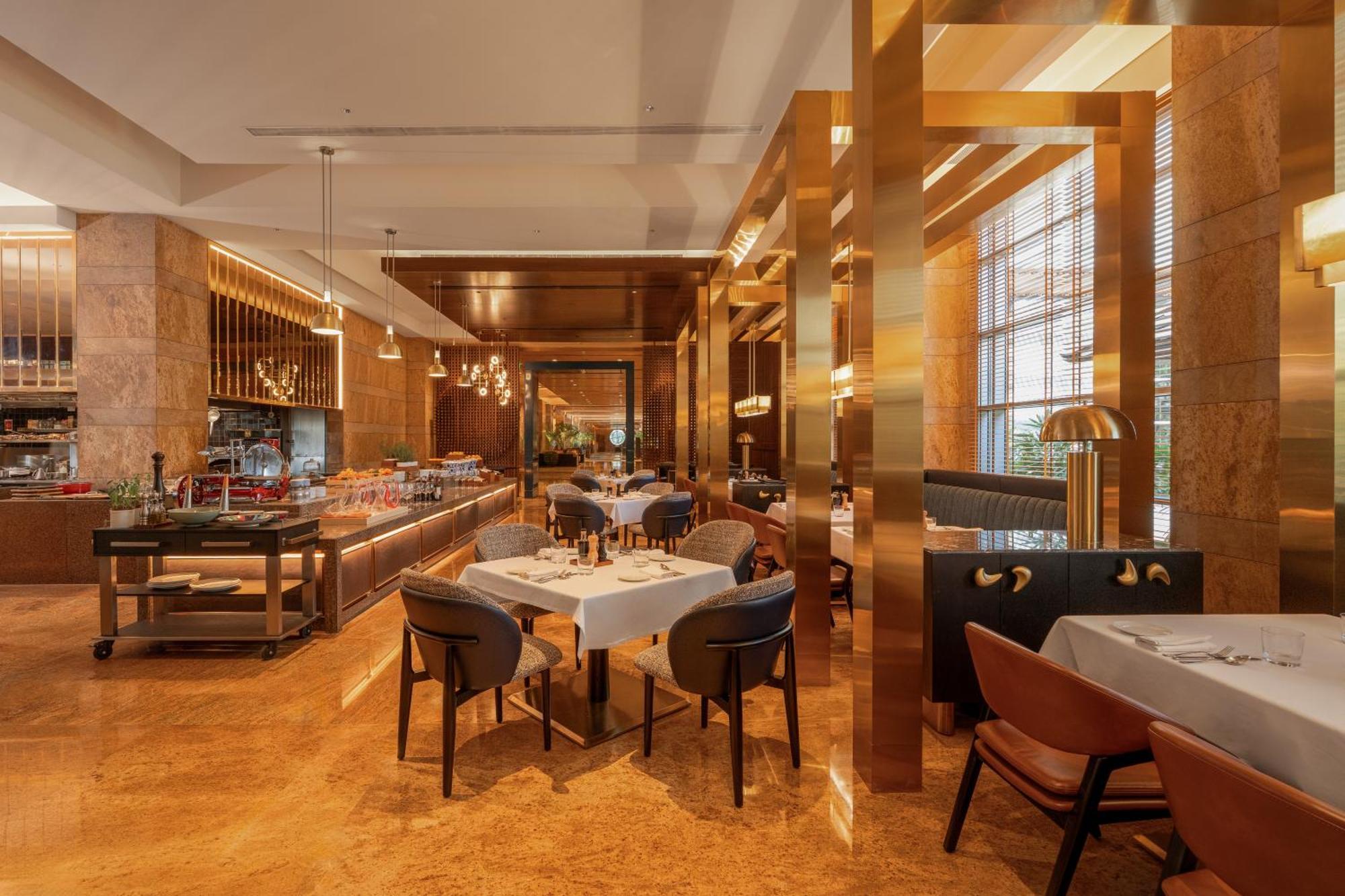 Grand Hyatt And Residences 5*