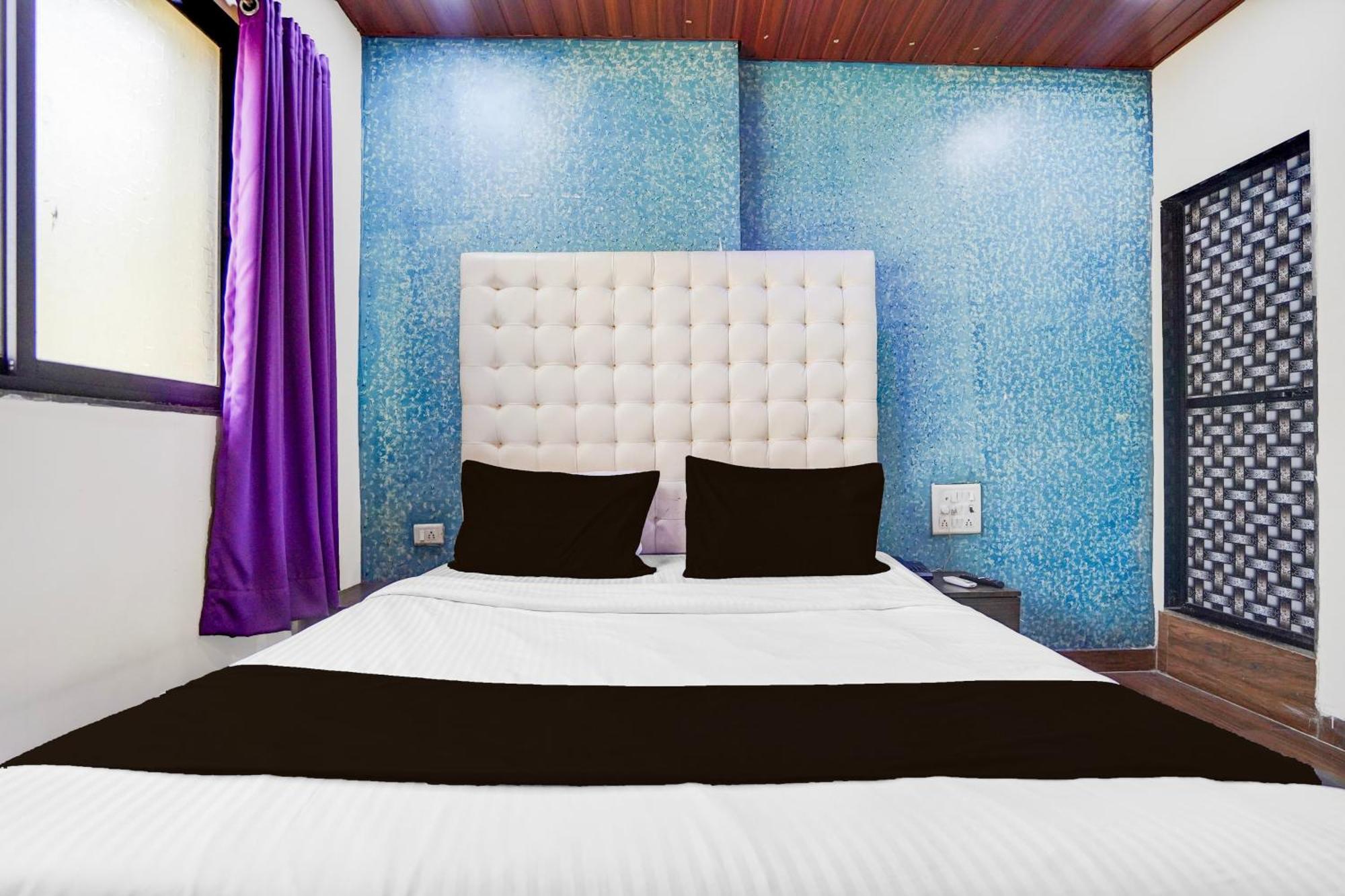 O The Om Sai Residency Hotel