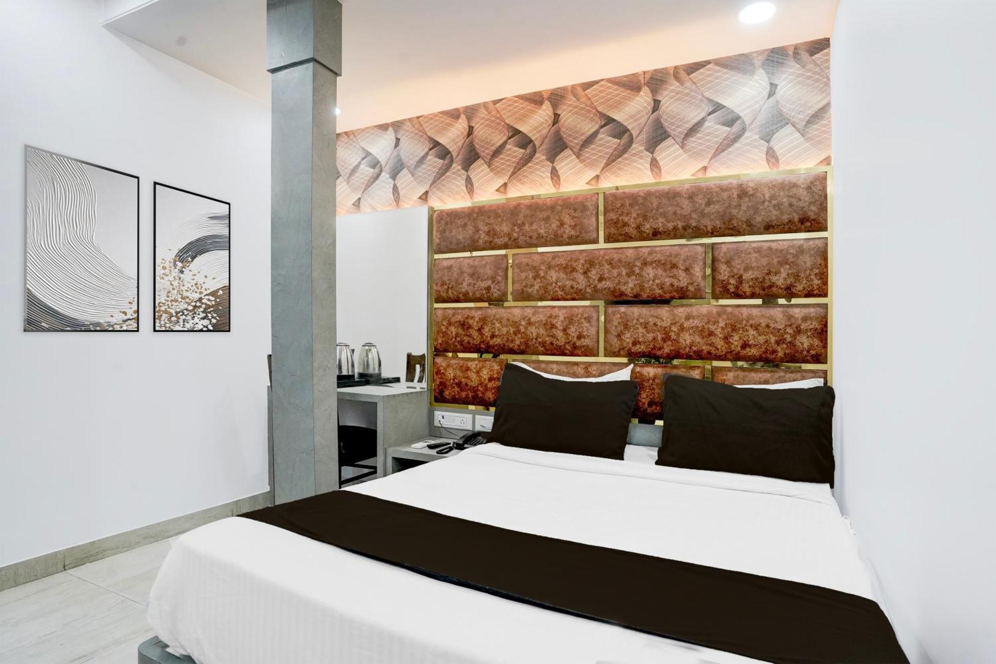 O The Pearl Hotel