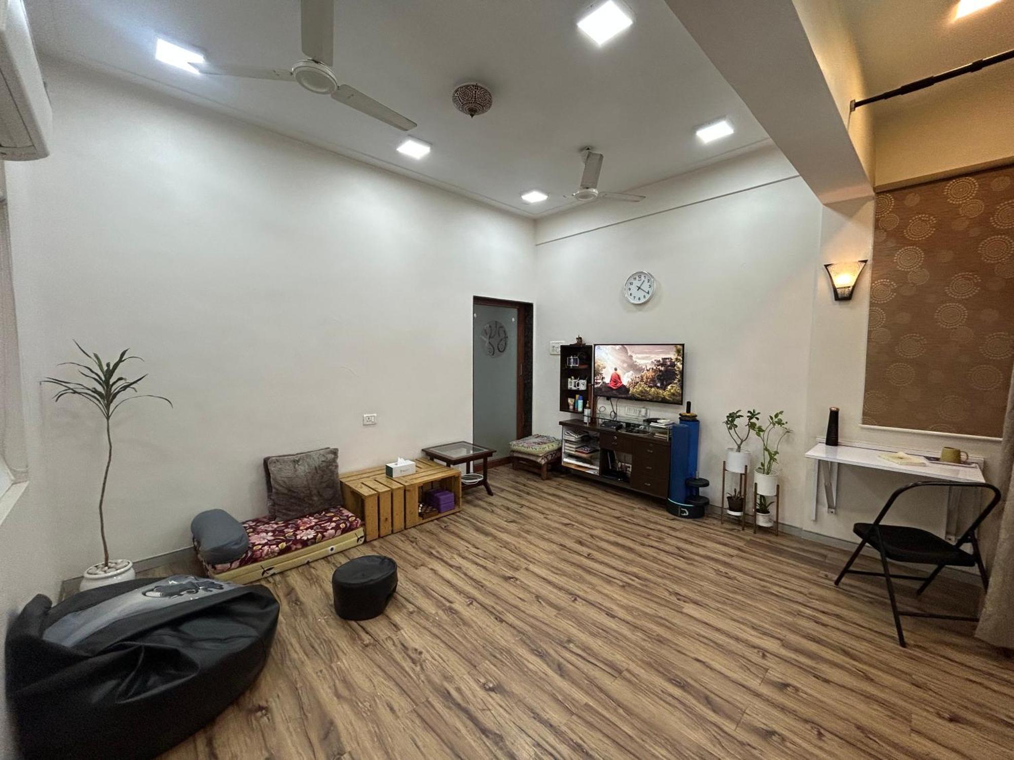 Pks Den * Mumbai