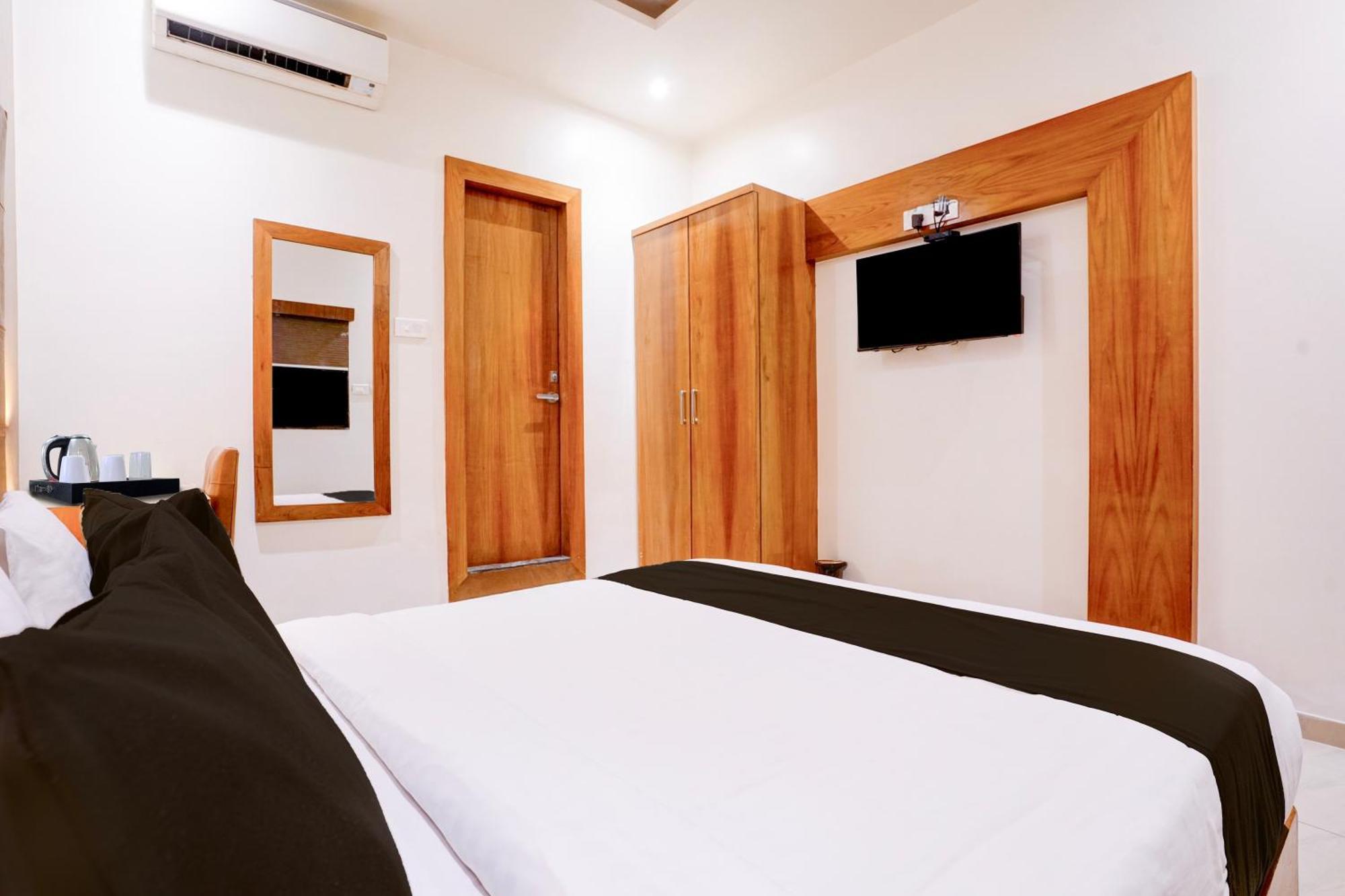 Super Townhouse Oak Times Square Le Western Hotel