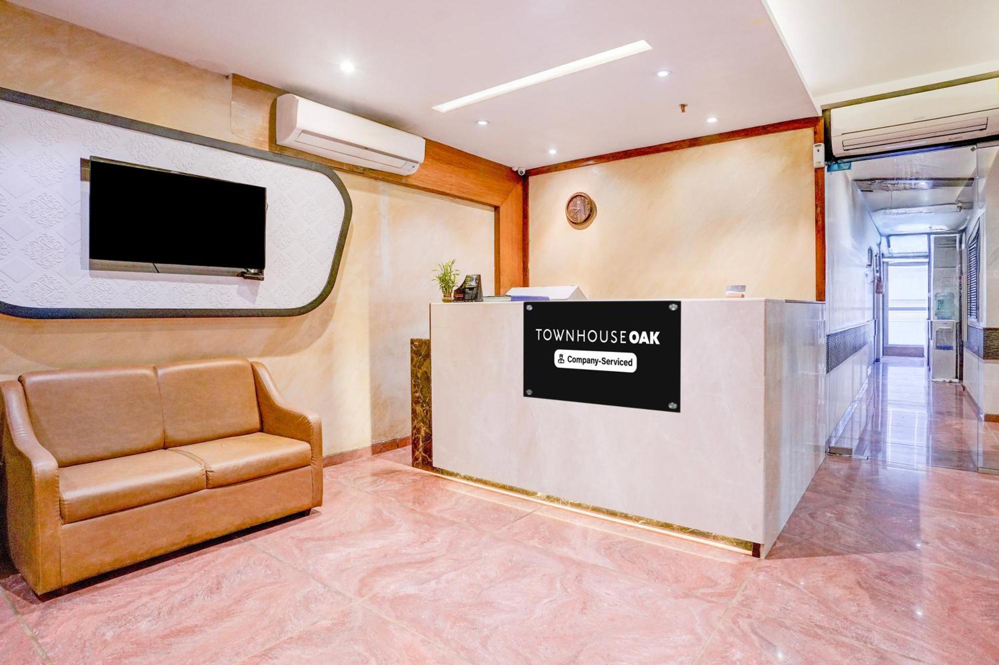 Super Townhouse Oak Times Square Le Western Mumbai