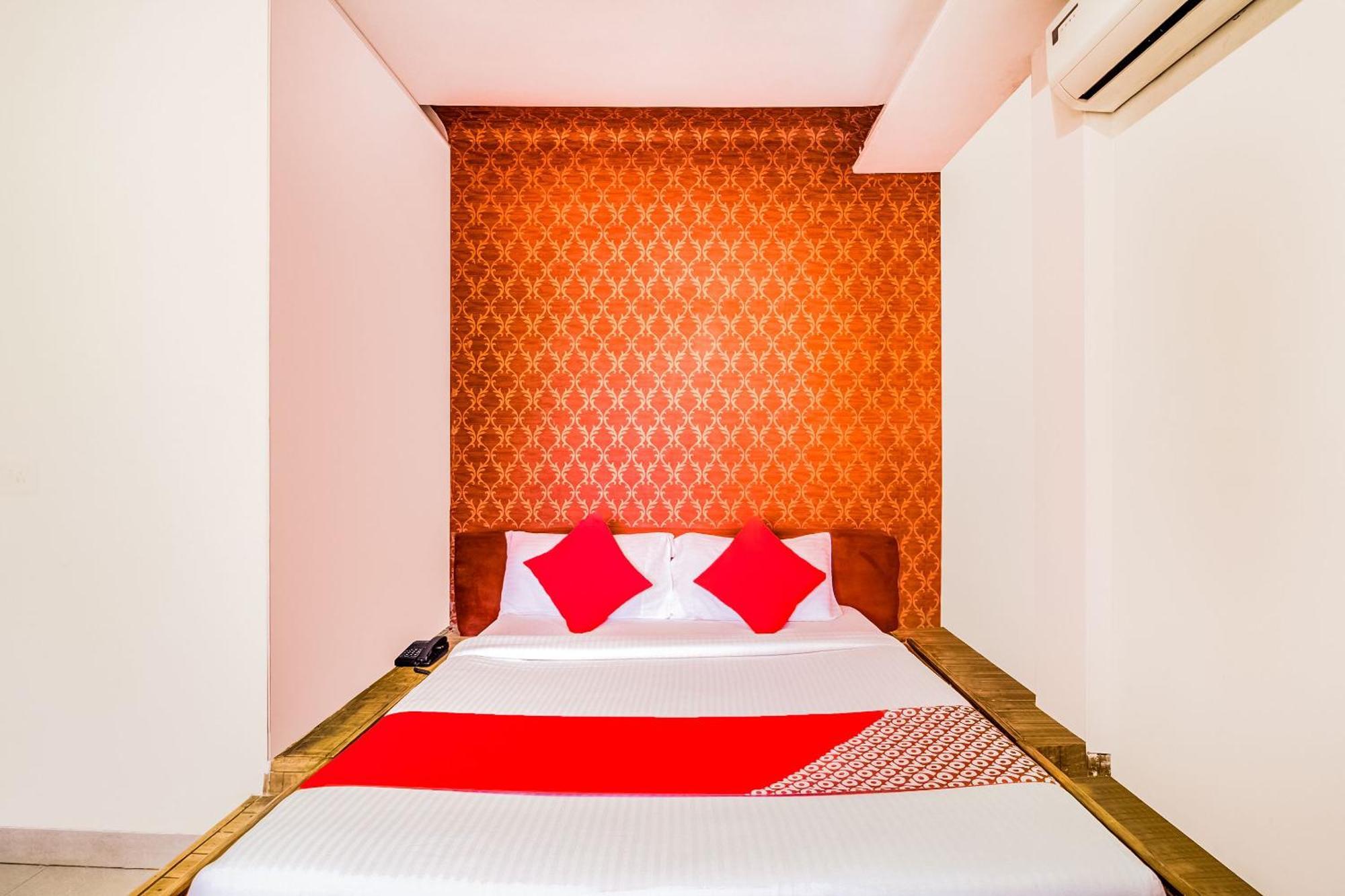 Collection O Panchratna Hotel 4*