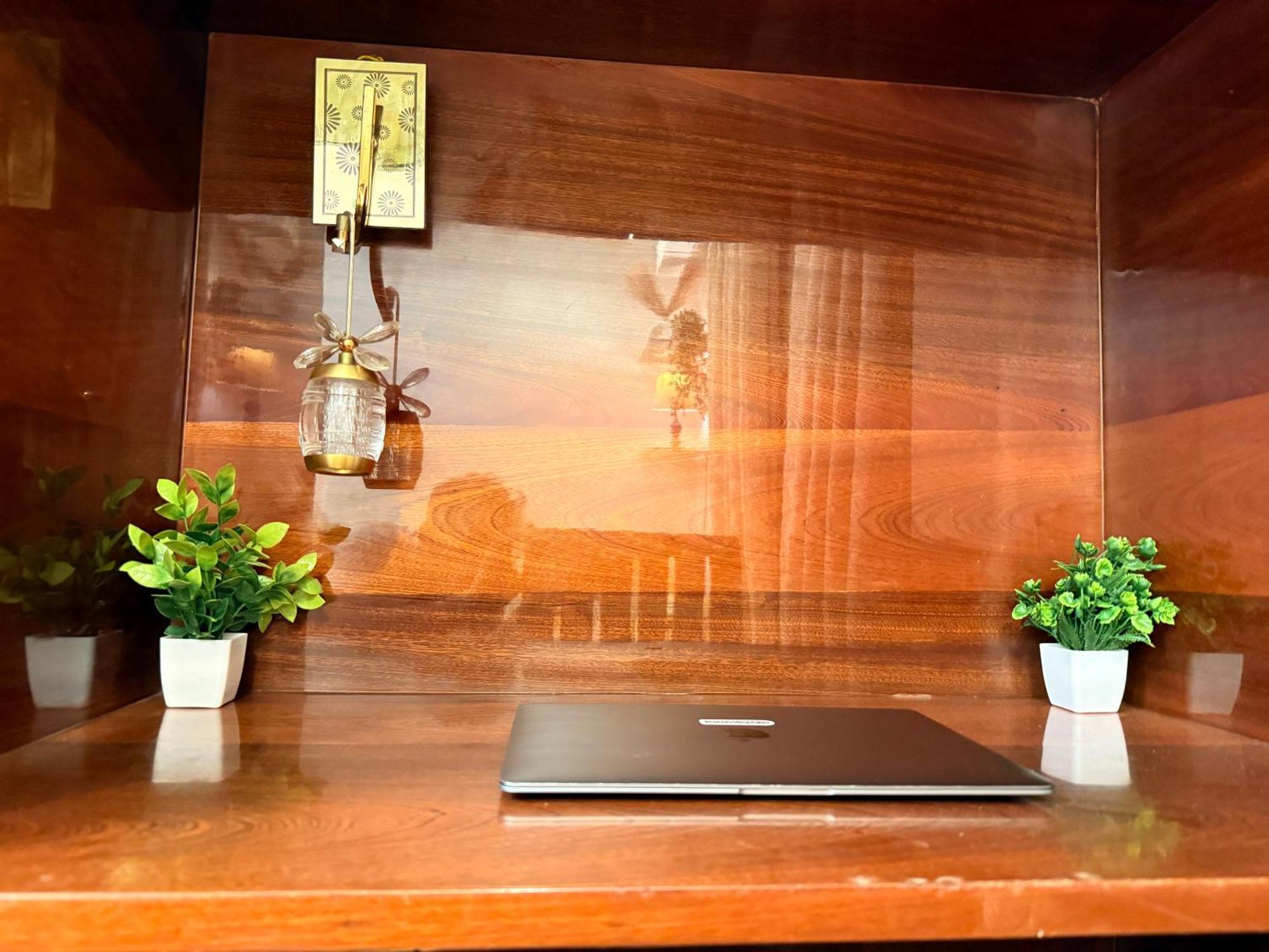 1bhk Modern Cozy Flat At Prime Location Livin Cove * Mumbai