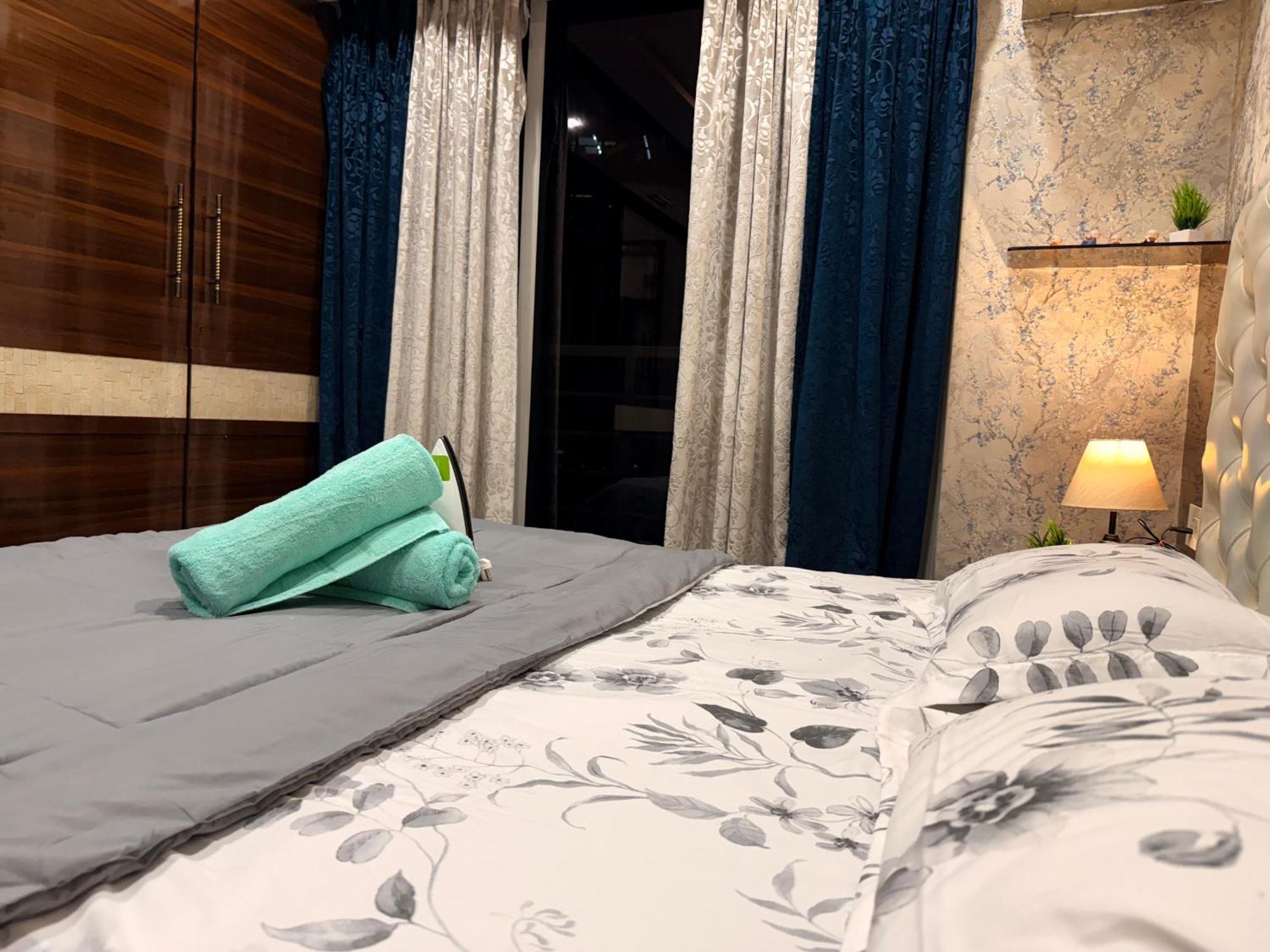 1bhk Modern Cozy Flat At Prime Location Livin Cove