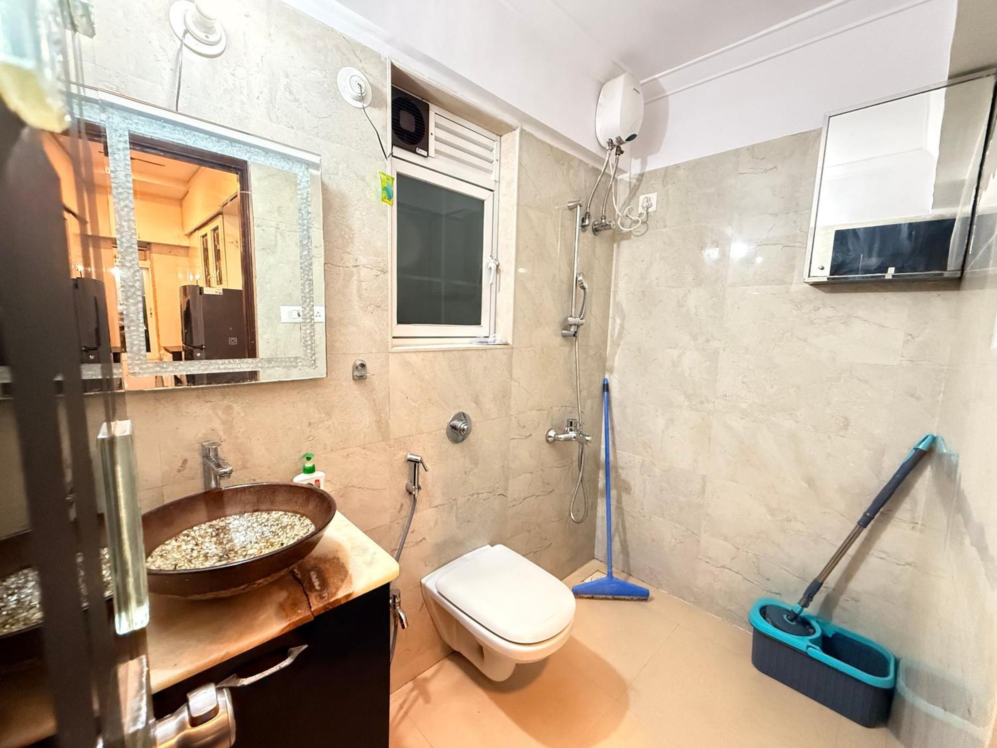 1bhk Modern Cozy Flat At Prime Location Livin Cove *