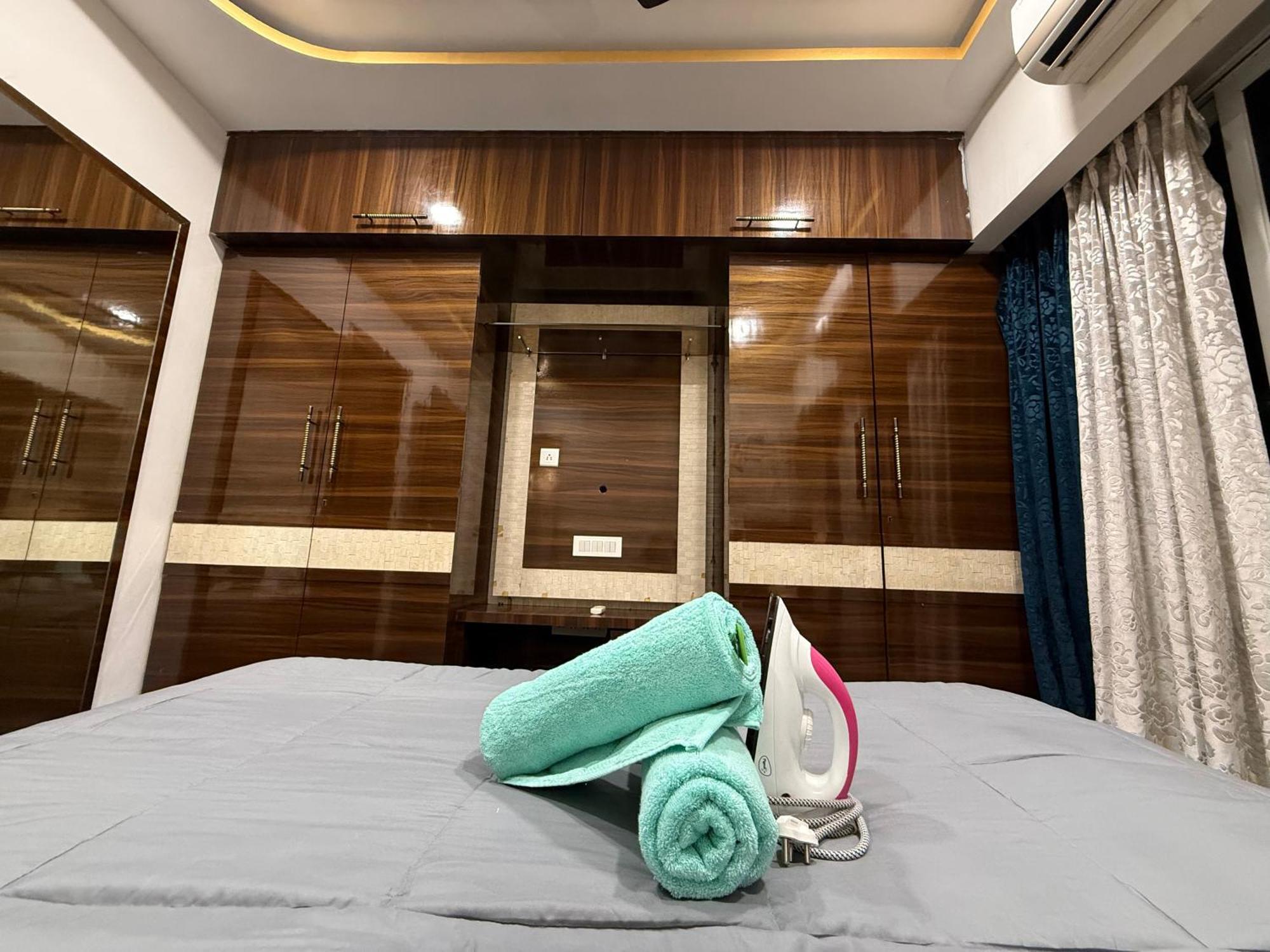 1bhk Modern Cozy Flat At Prime Location Livin Cove Apartment