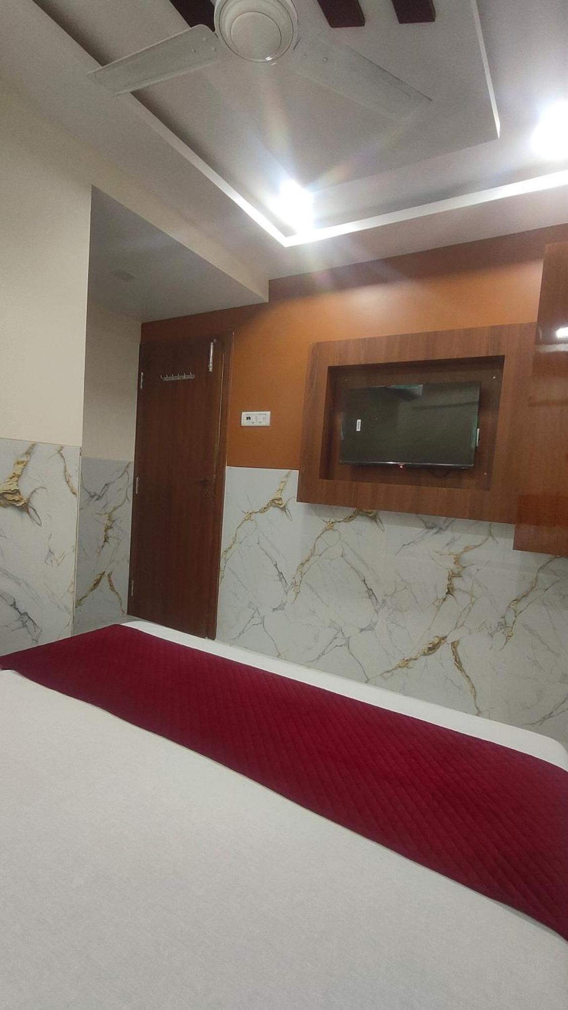 Samrat Palace 2 Goregaon West Hotel