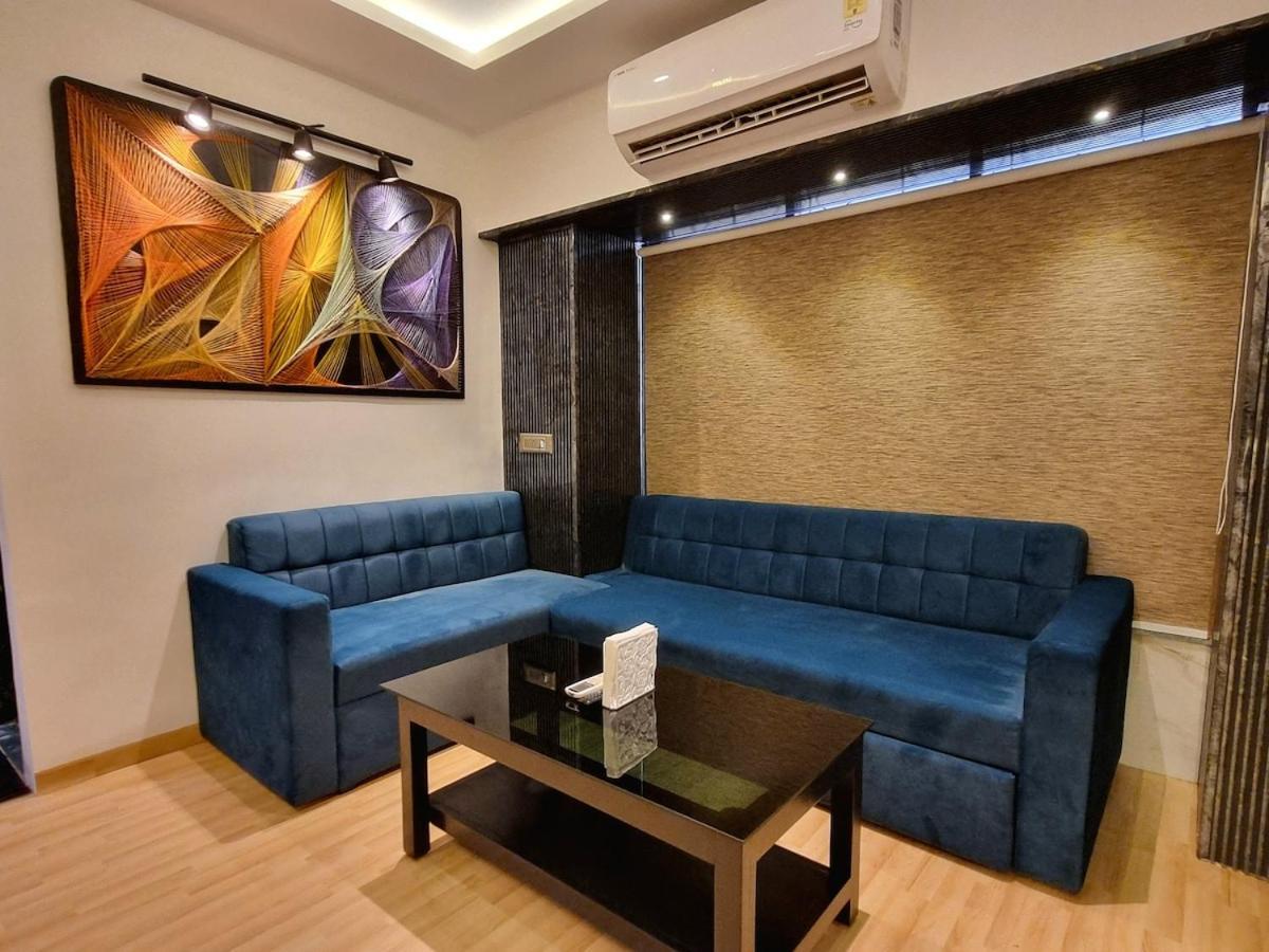 Solace - 1 Bhk - Walk Away Carter Rd * Mumbai