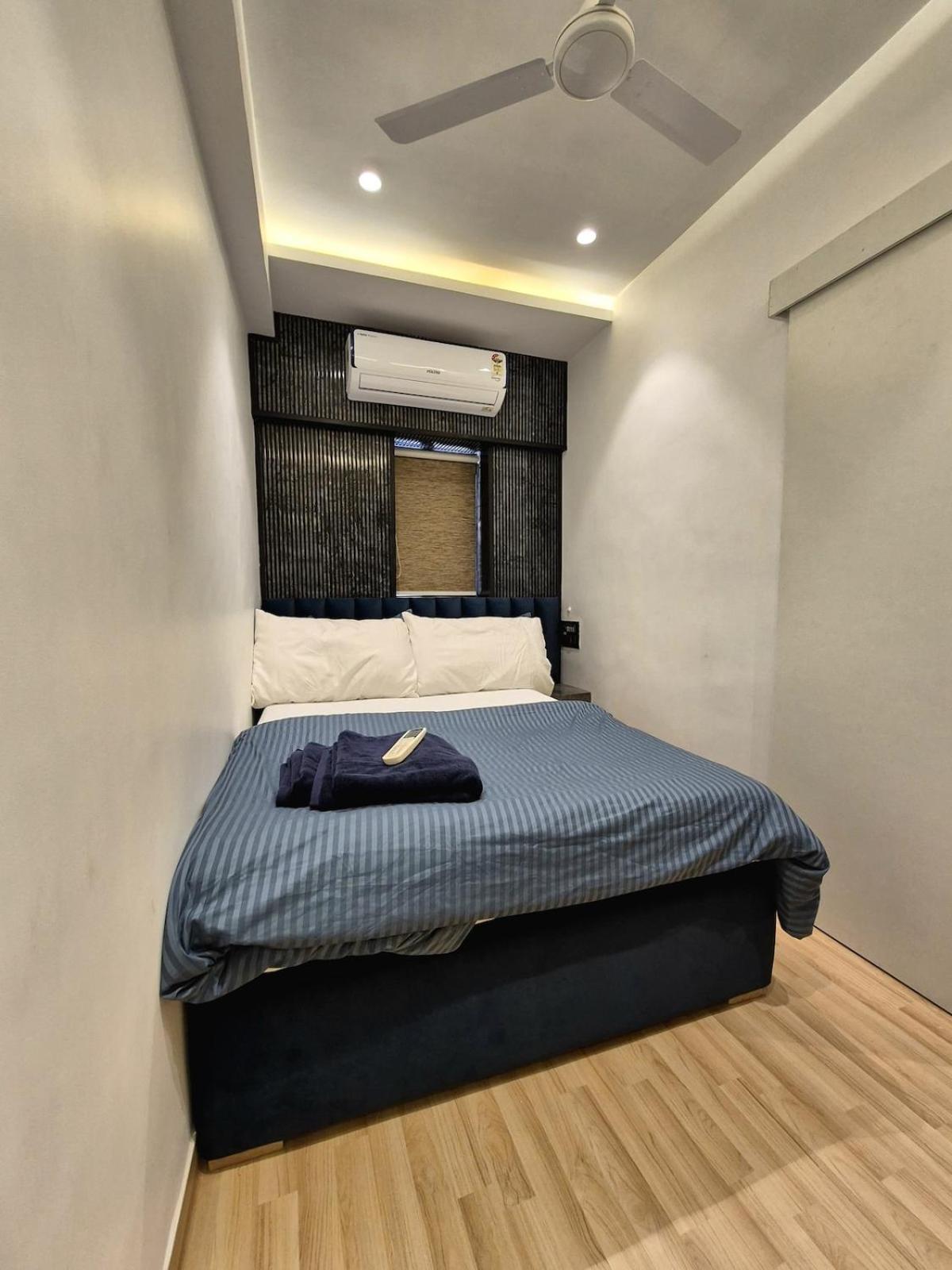 Solace - 1 Bhk - Walk Away Carter Rd * Mumbai
