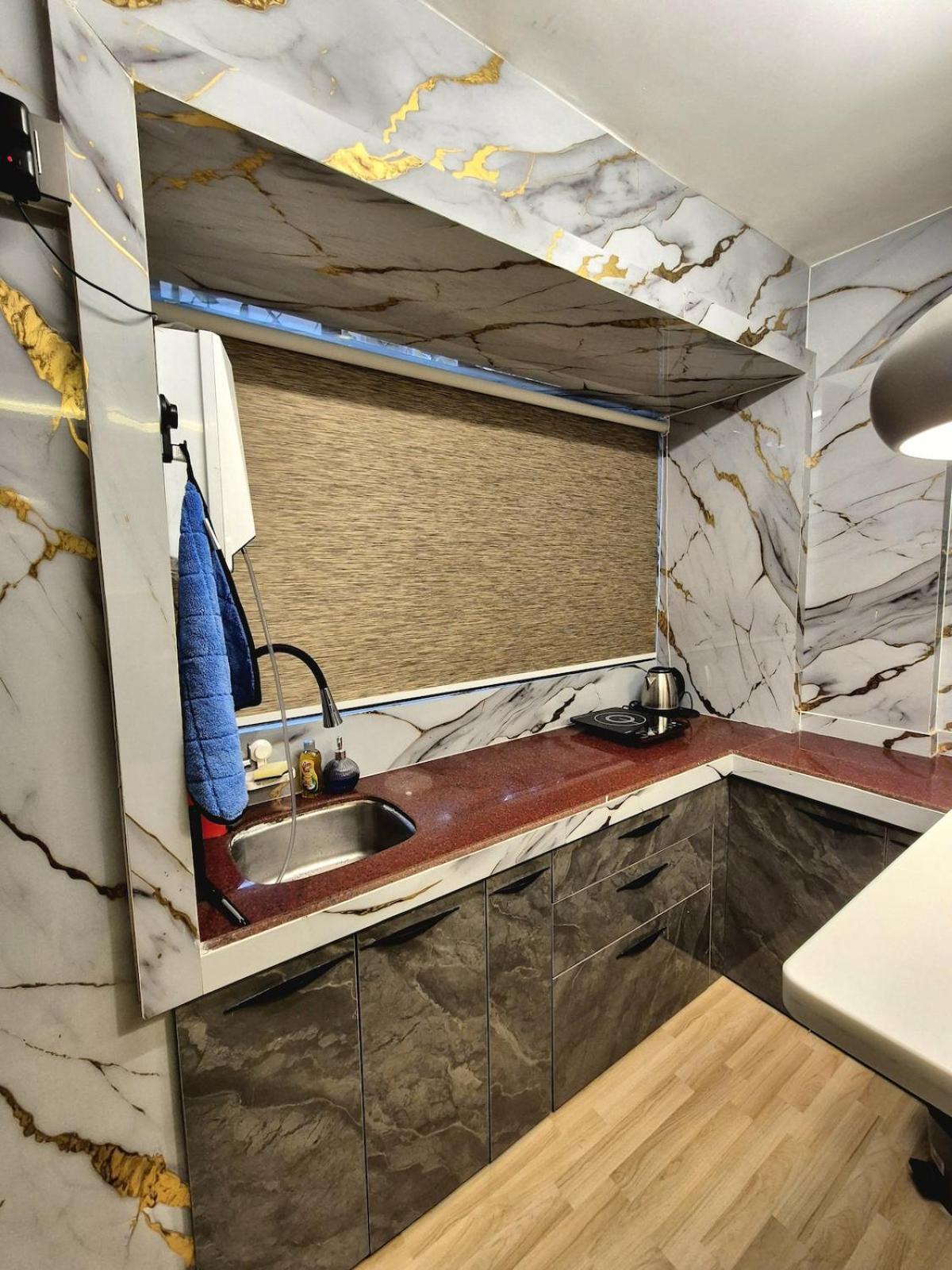 Solace - 1 Bhk - Walk Away Carter Rd Apartment *