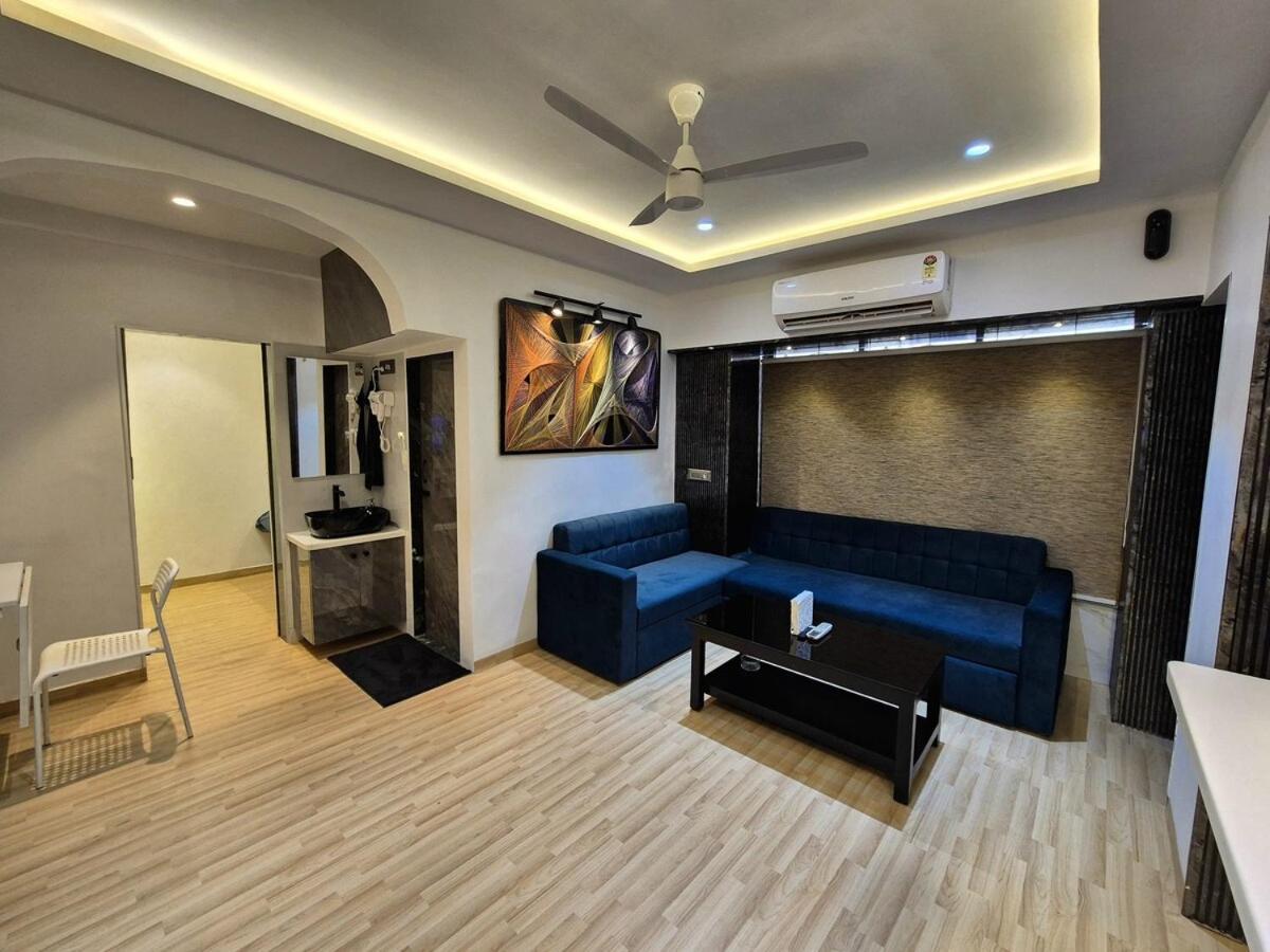 Solace - 1 Bhk - Walk Away Carter Rd * Mumbai