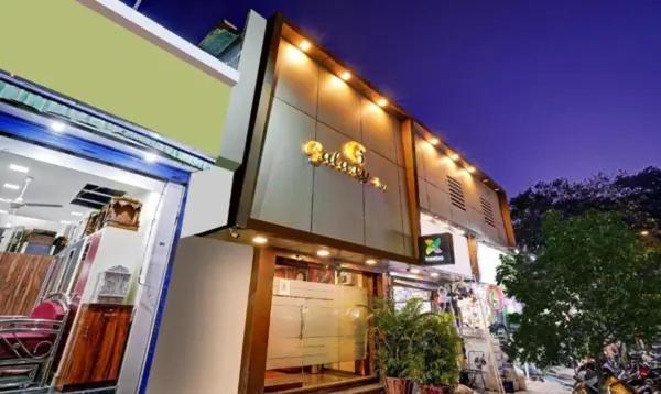 Fabhotel Galaxy Hotel