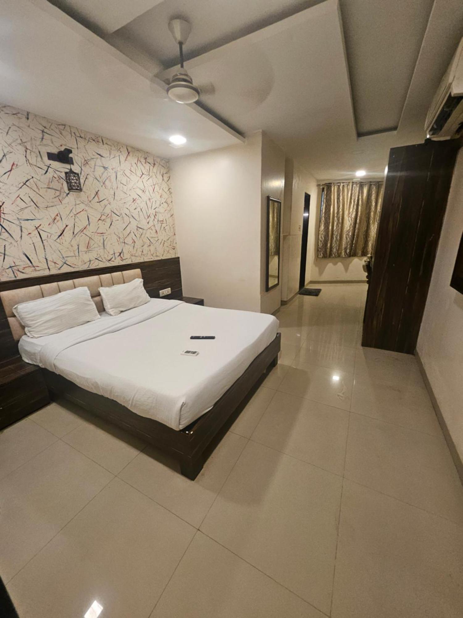 Prime Addore Palacee - Near Airport , Visa Consultant , Jio World Convention Centre Bkc Mumbai