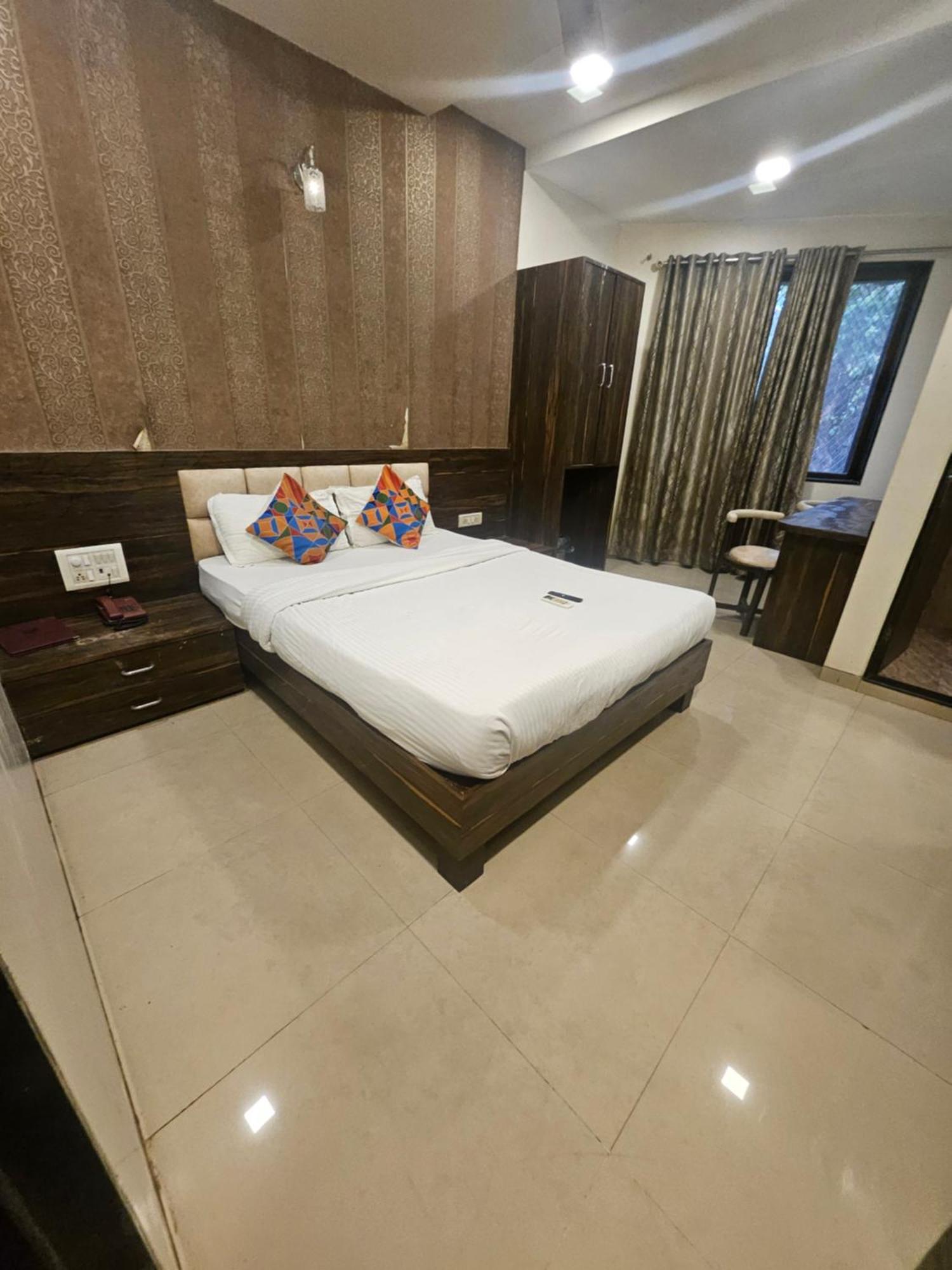 Prime Addore Palacee - Near Airport , Visa Consultant , Jio World Convention Centre Bkc Mumbai