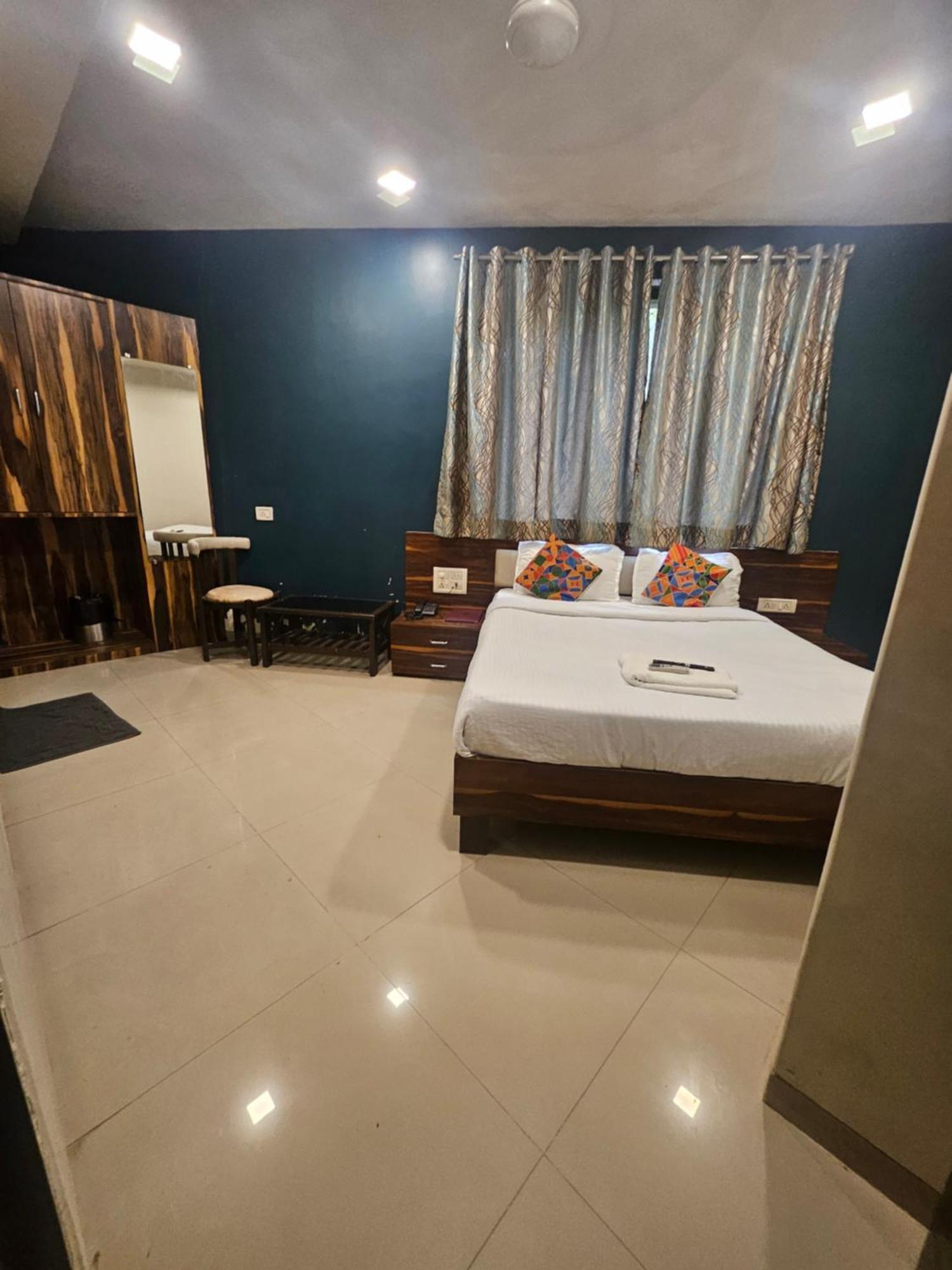 Hotel Prime Addore Palacee - Near Airport , Visa Consultant , Jio World Convention Centre Bkc