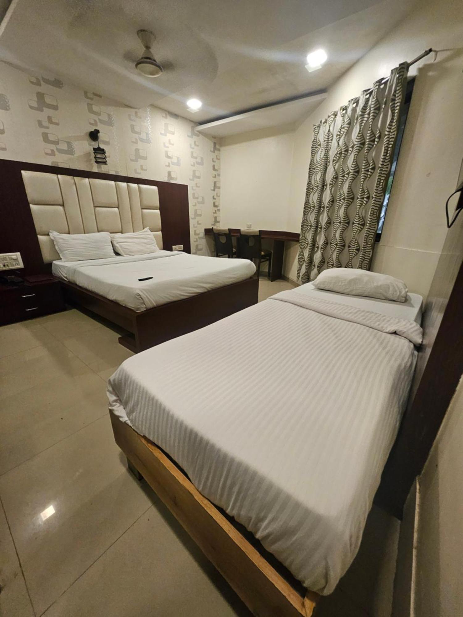 Prime Addore Palacee - Near Airport , Visa Consultant , Jio World Convention Centre Bkc Hotel 3*