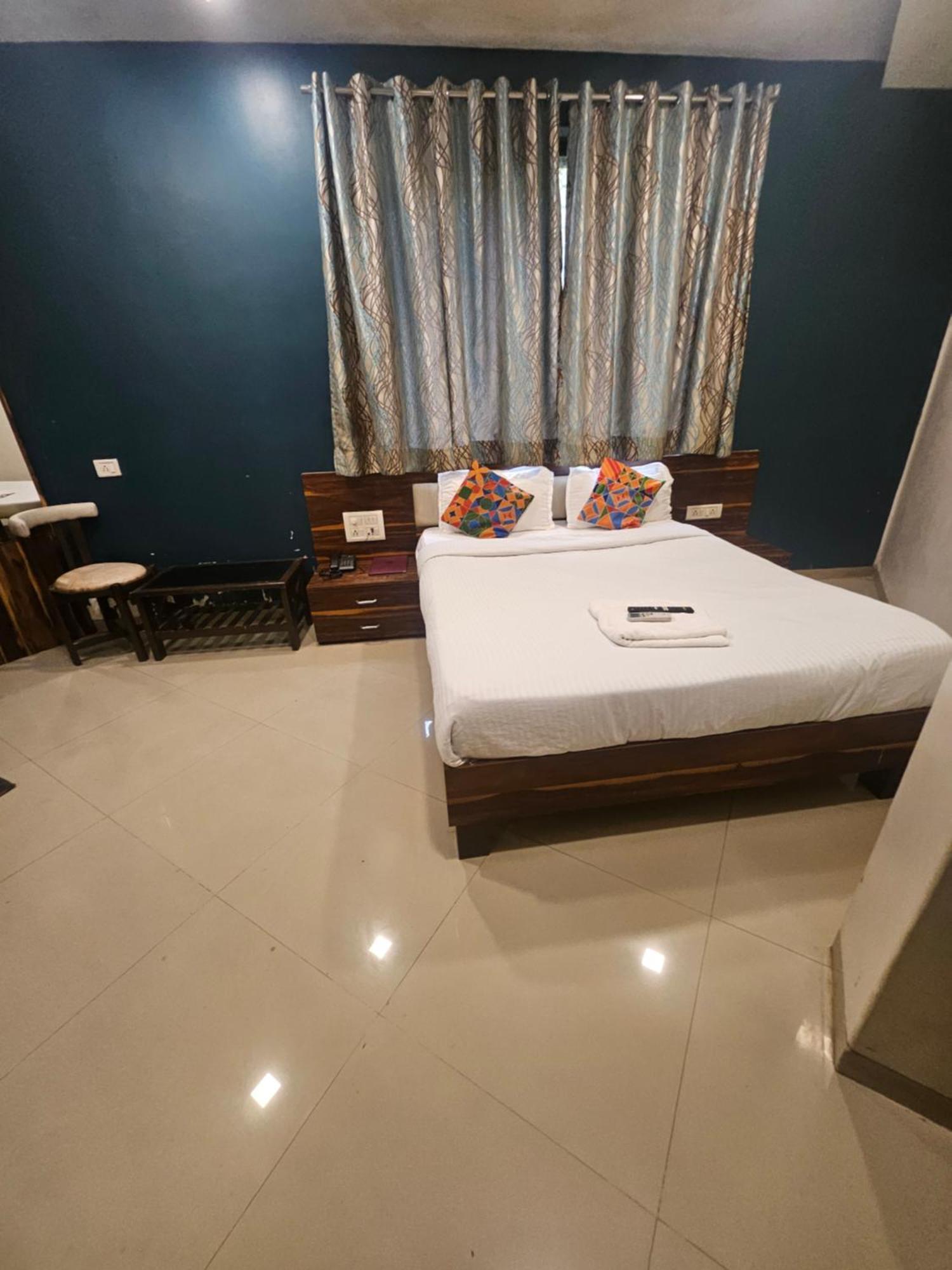 Prime Addore Palacee - Near Airport , Visa Consultant , Jio World Convention Centre Bkc Hotel Mumbai