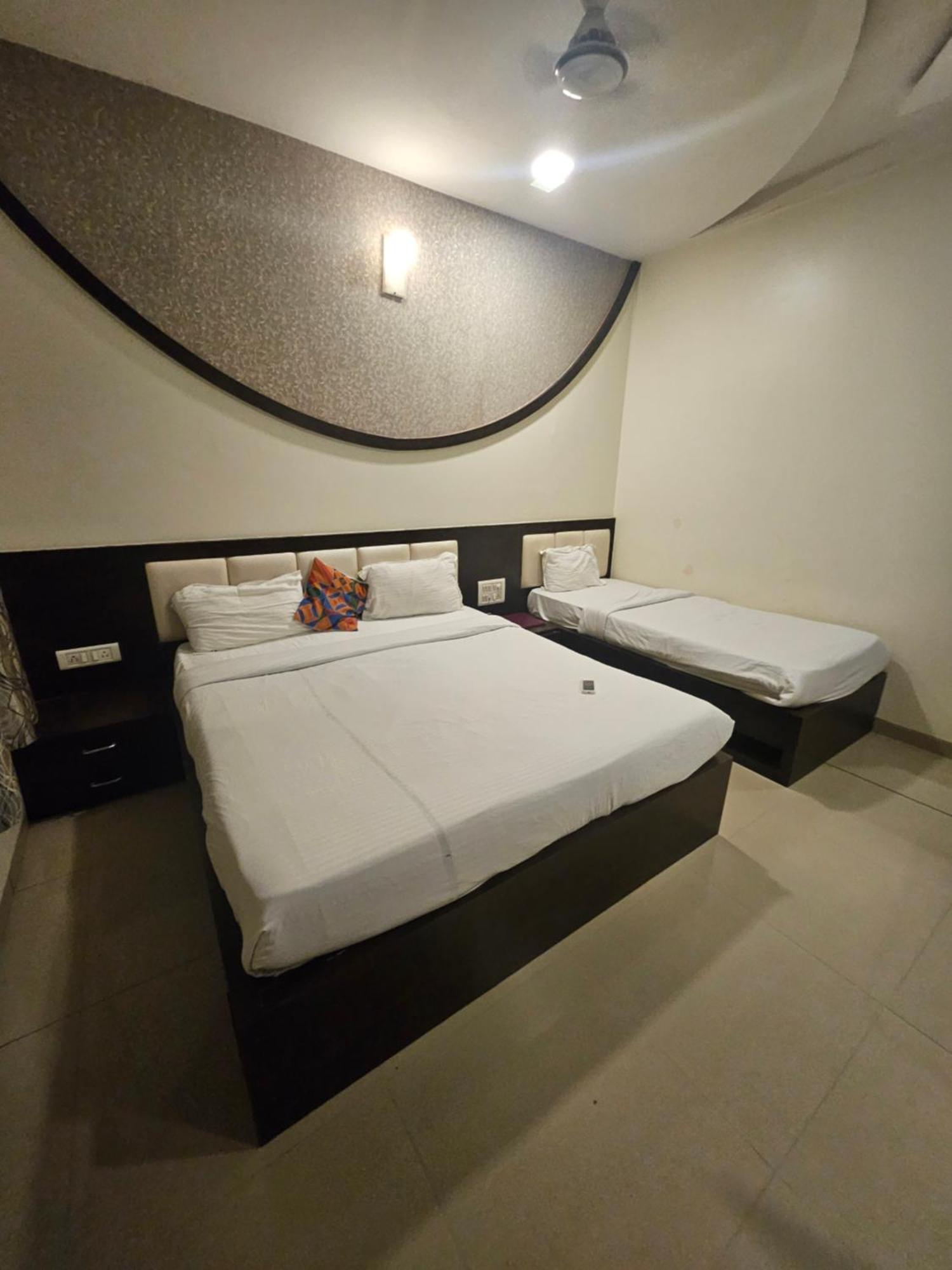 Prime Addore Palacee - Near Airport , Visa Consultant , Jio World Convention Centre Bkc 3*