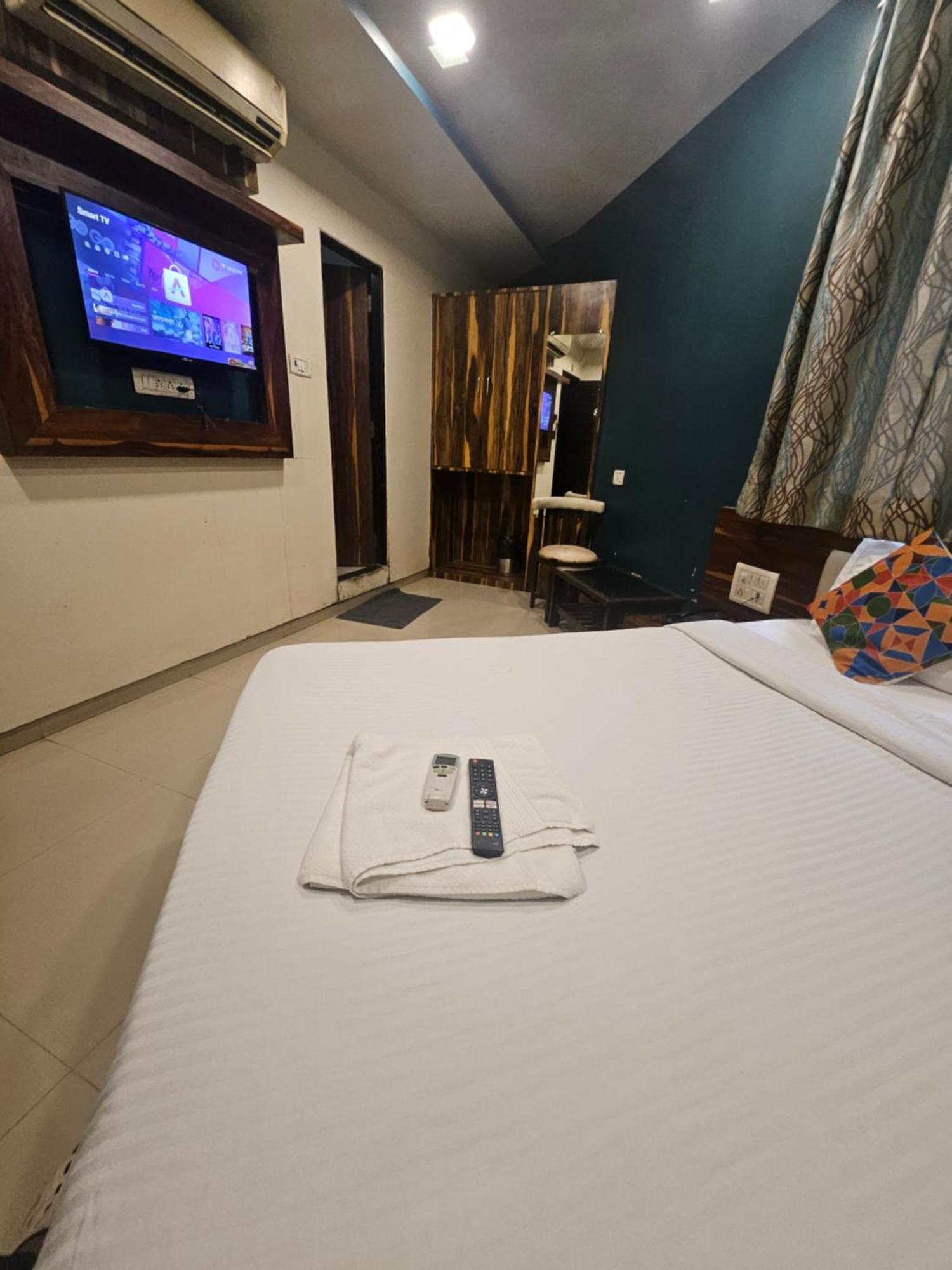 Prime Addore Palacee - Near Airport , Visa Consultant , Jio World Convention Centre Bkc Mumbai