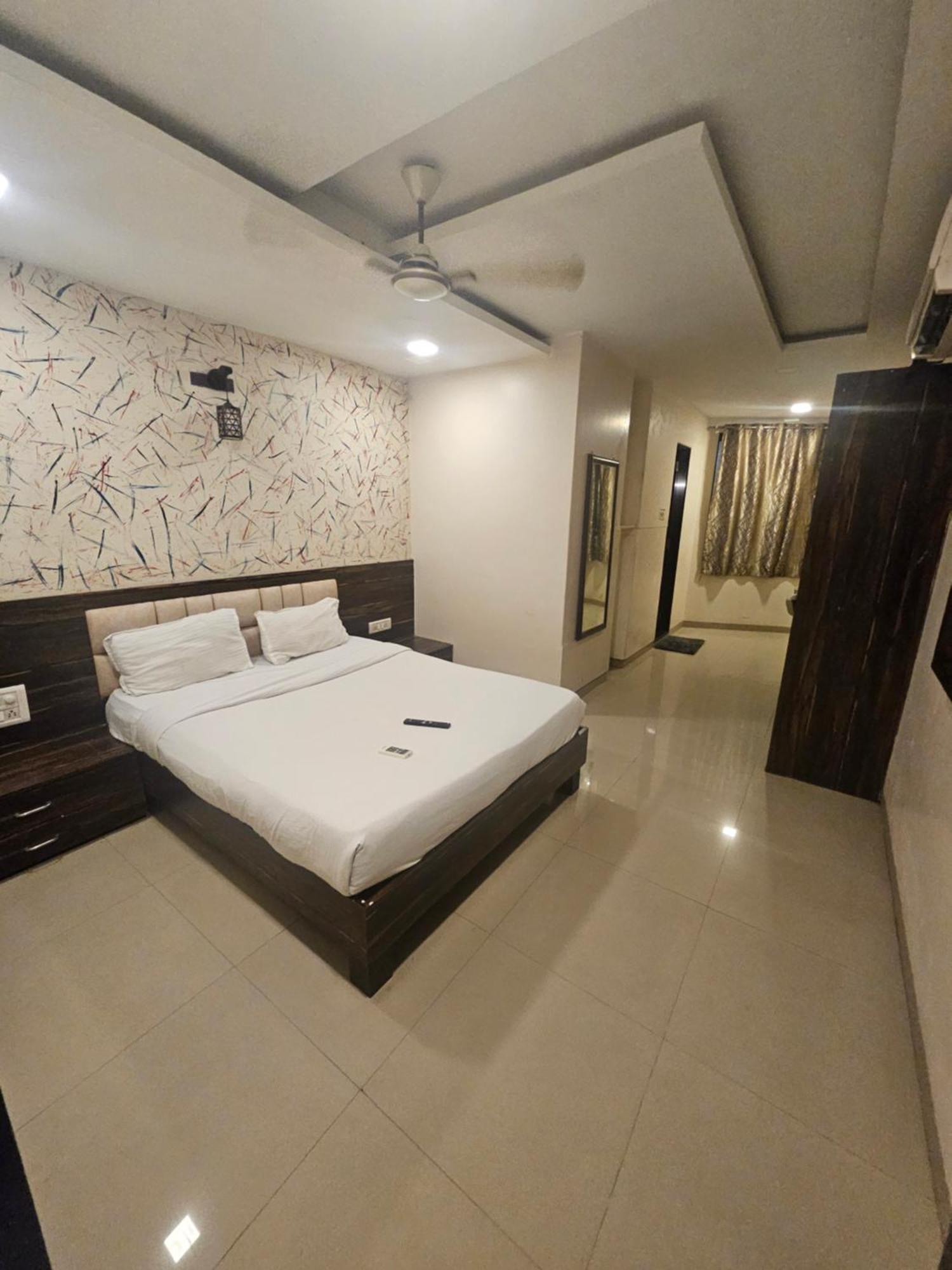 Hotel Prime Addore Palacee - Near Airport , Visa Consultant , Jio World Convention Centre Bkc Mumbai