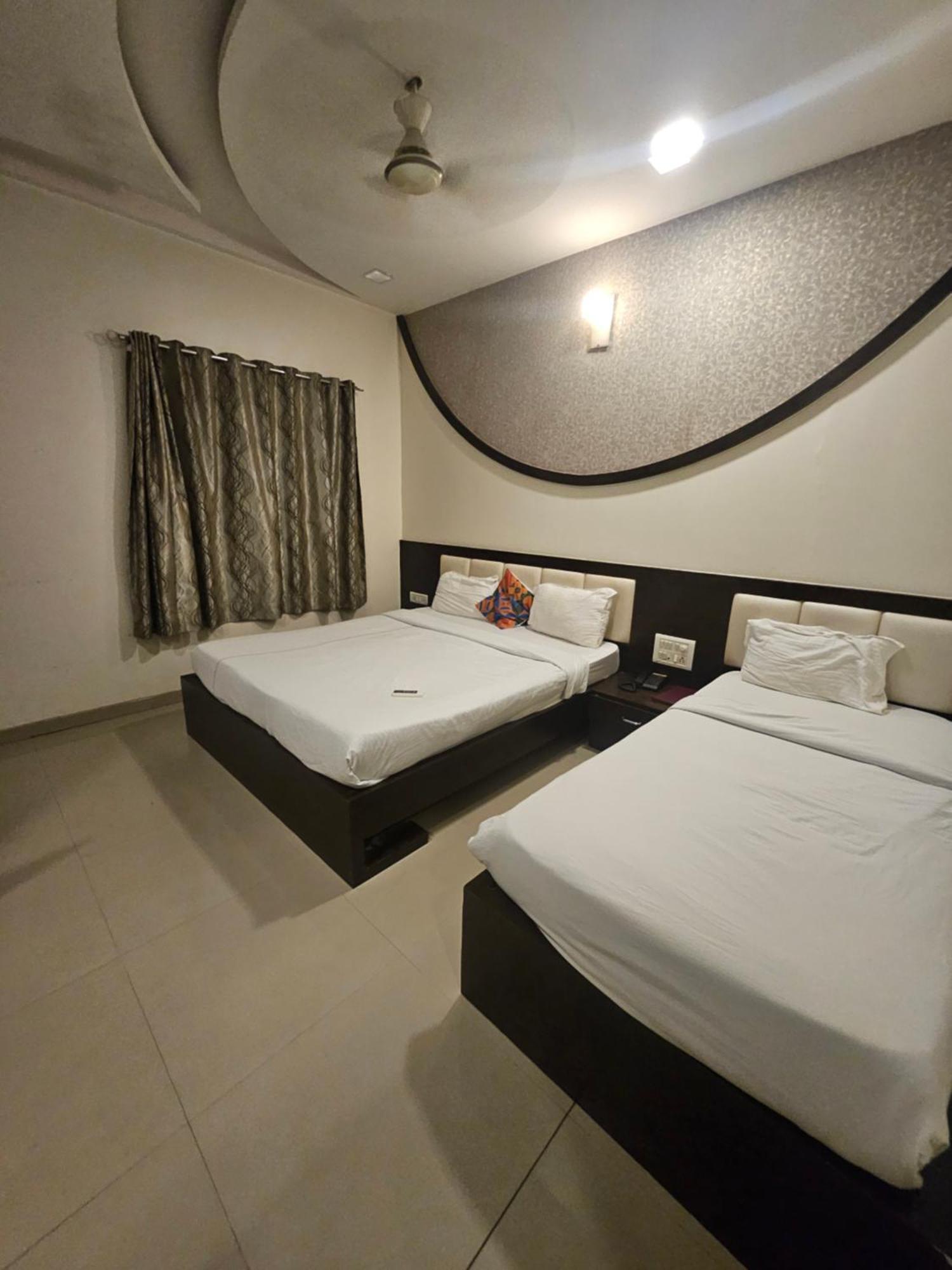 Prime Addore Palacee - Near Airport , Visa Consultant , Jio World Convention Centre Bkc Mumbai