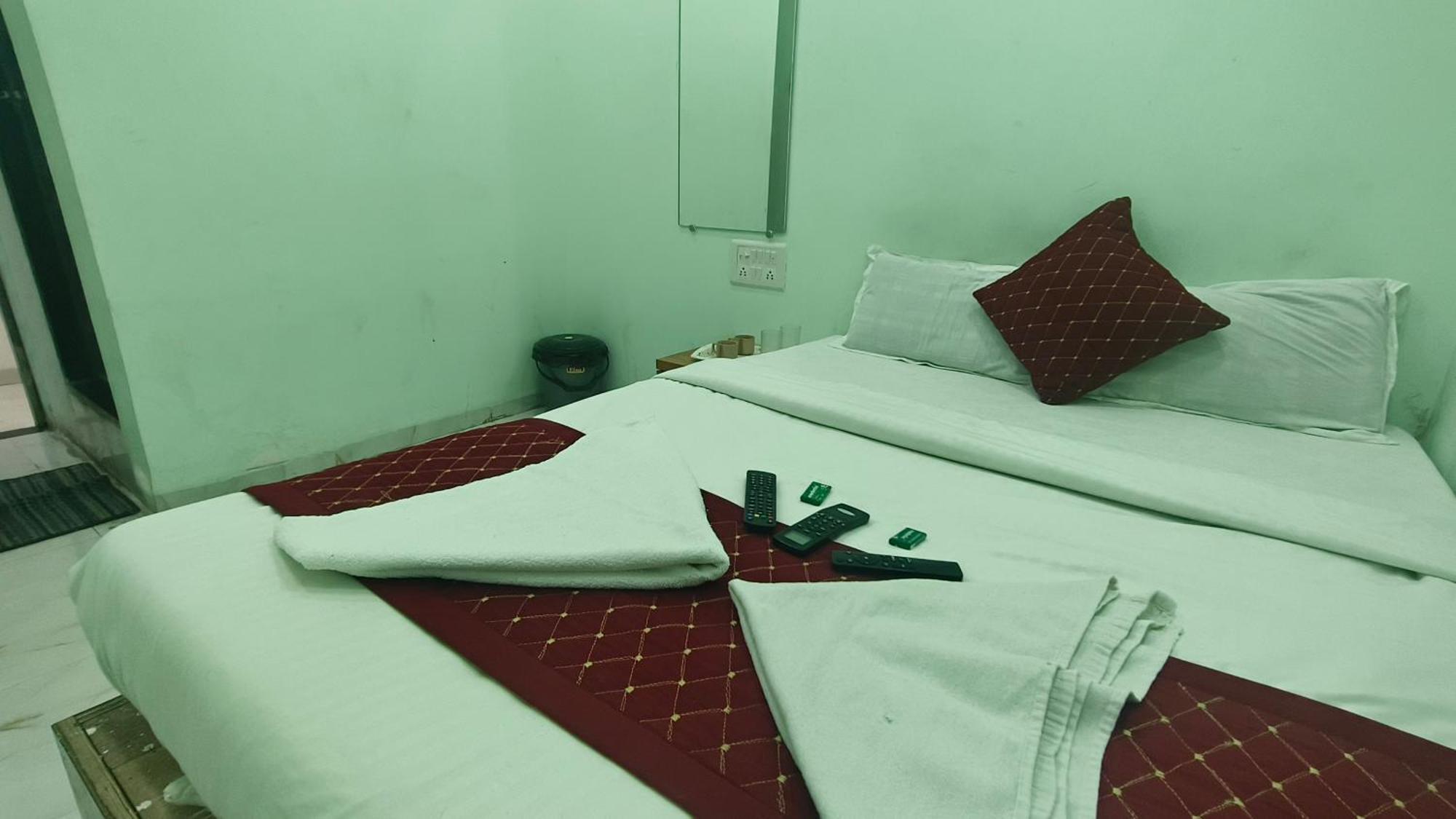 Smooth Checkin By Sea Rose - 2* Mumbai