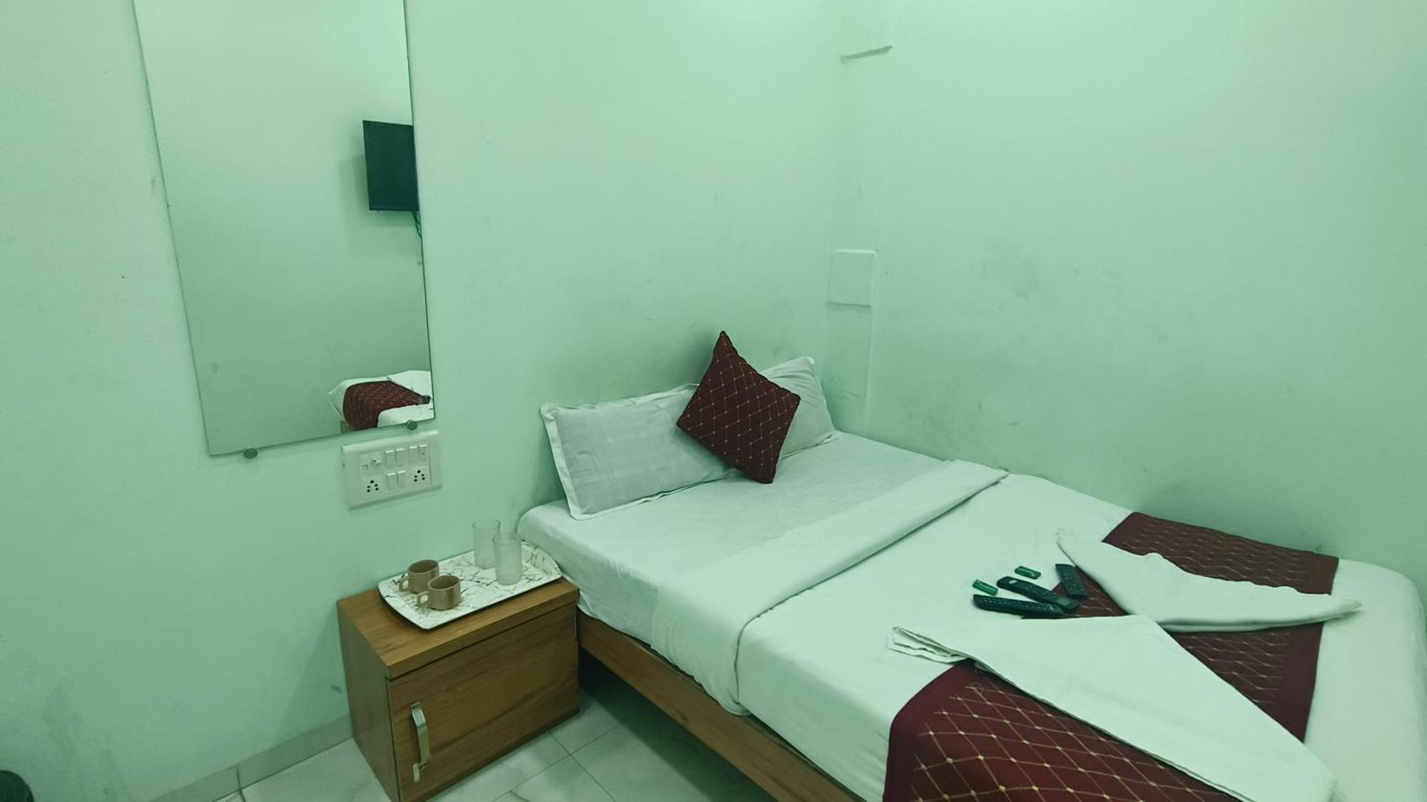 Smooth Checkin By Sea Rose - Hotel Mumbai