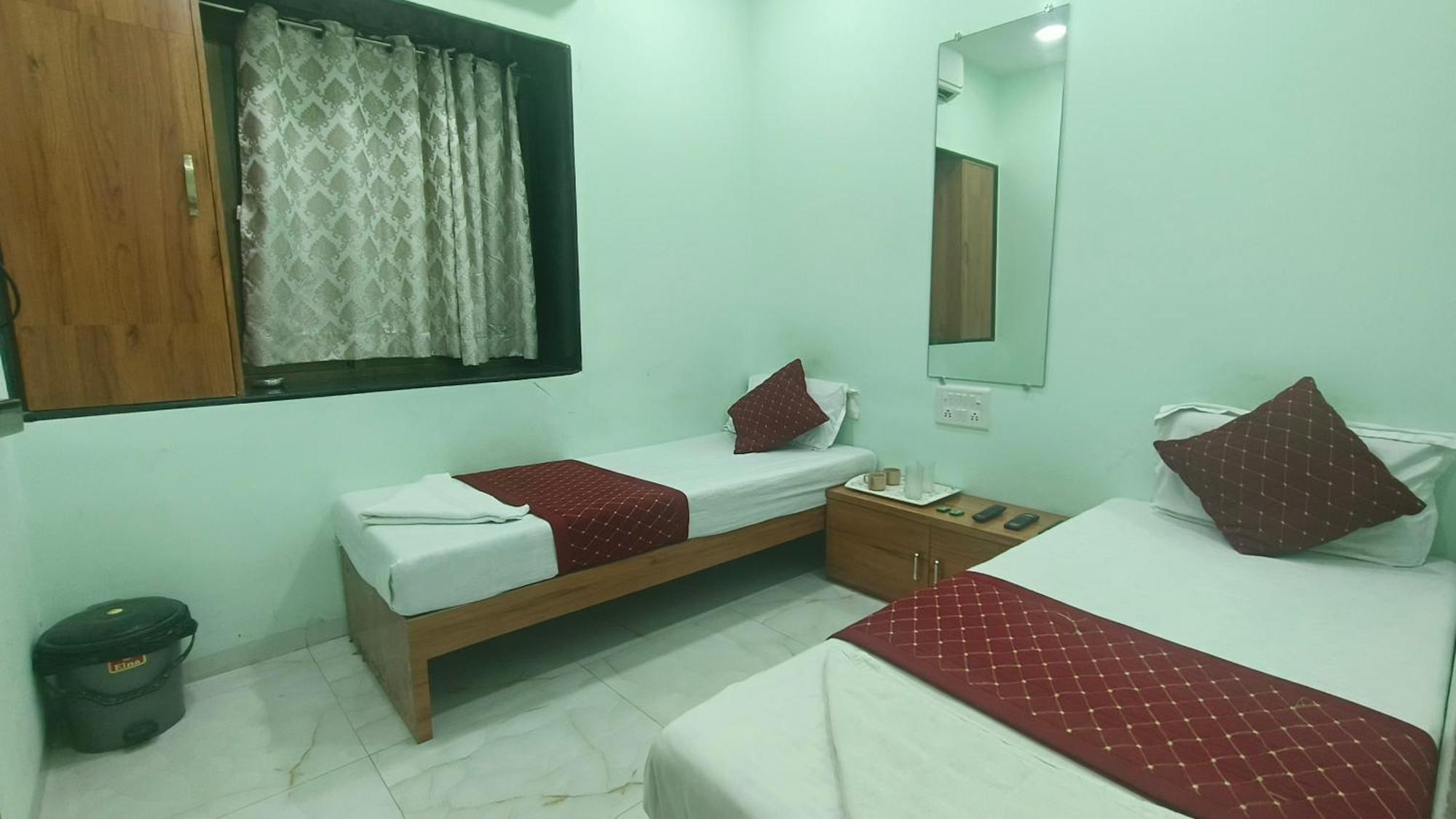 Smooth Checkin By Sea Rose - 2* Mumbai
