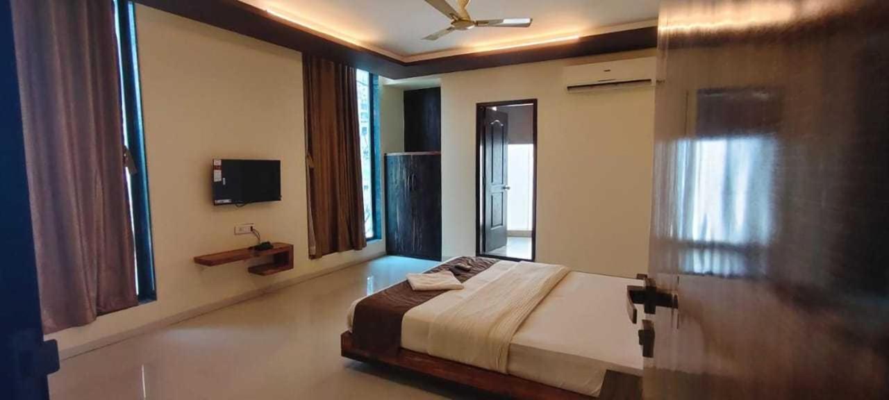 Hotel O Santacruz Khar Subway 3*