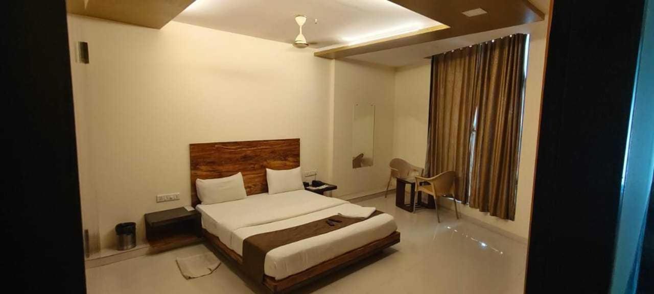 O Santacruz Khar Subway Hotel 3*