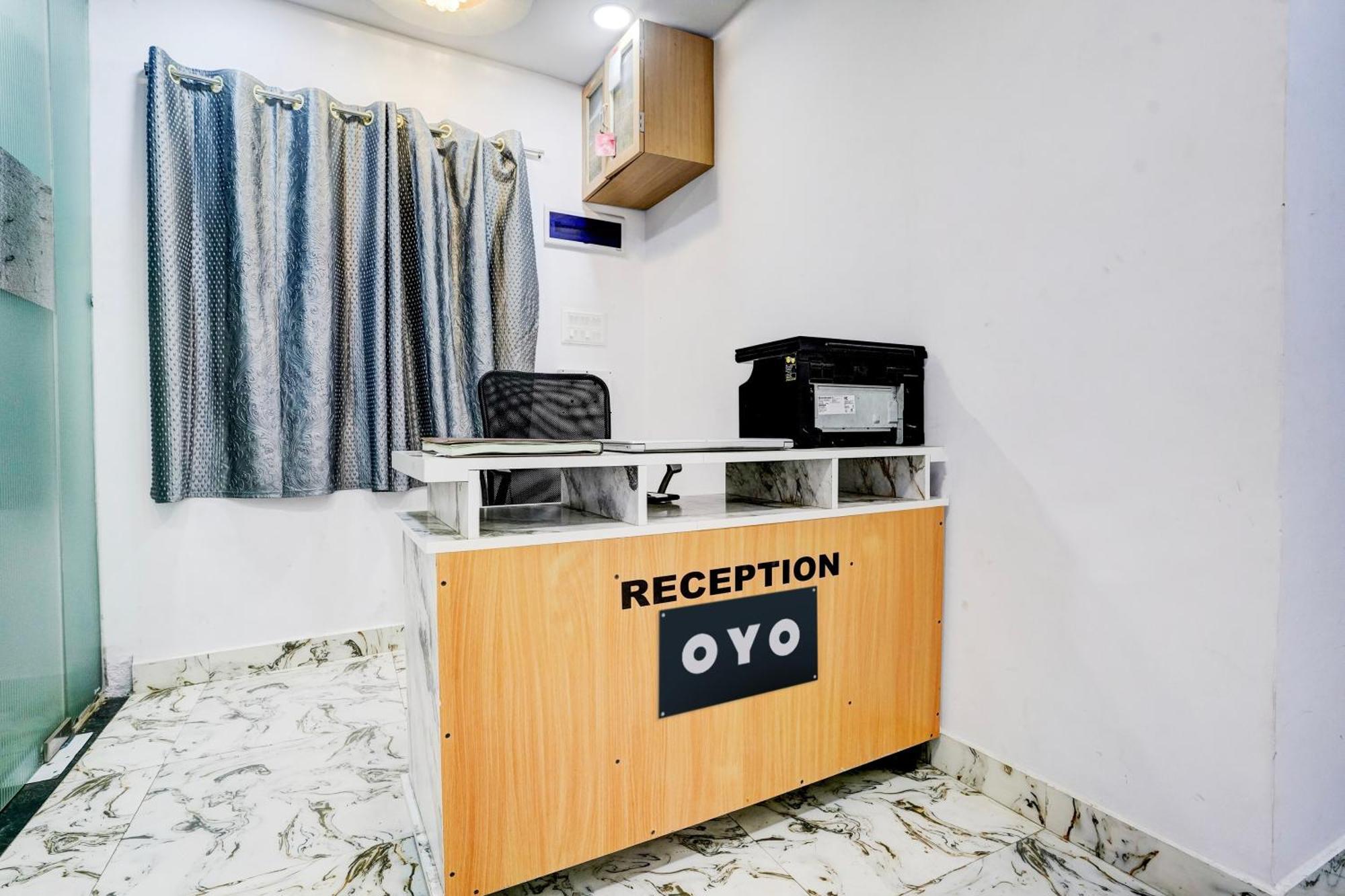 Hotel O Ashyana & *