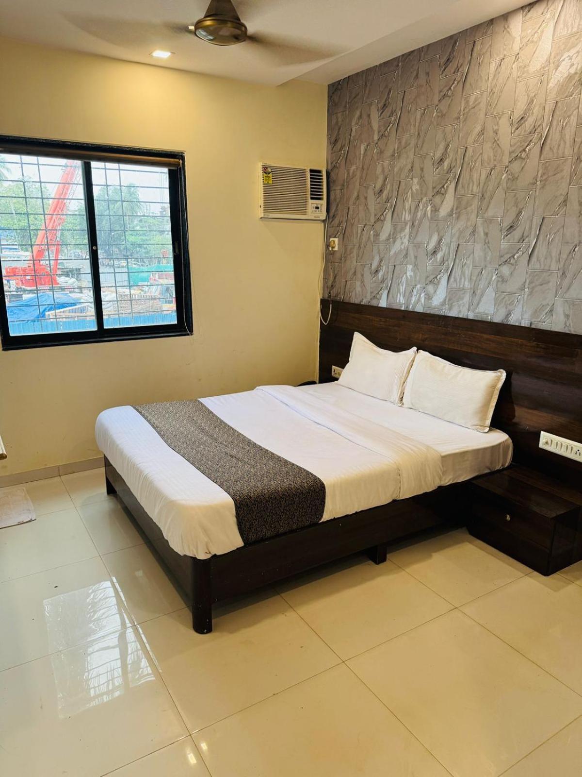 Garden Palace Hotel 3*