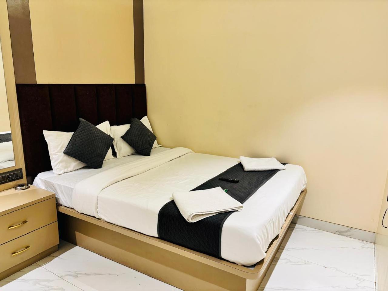 Dolphin Residency Hotel 2*