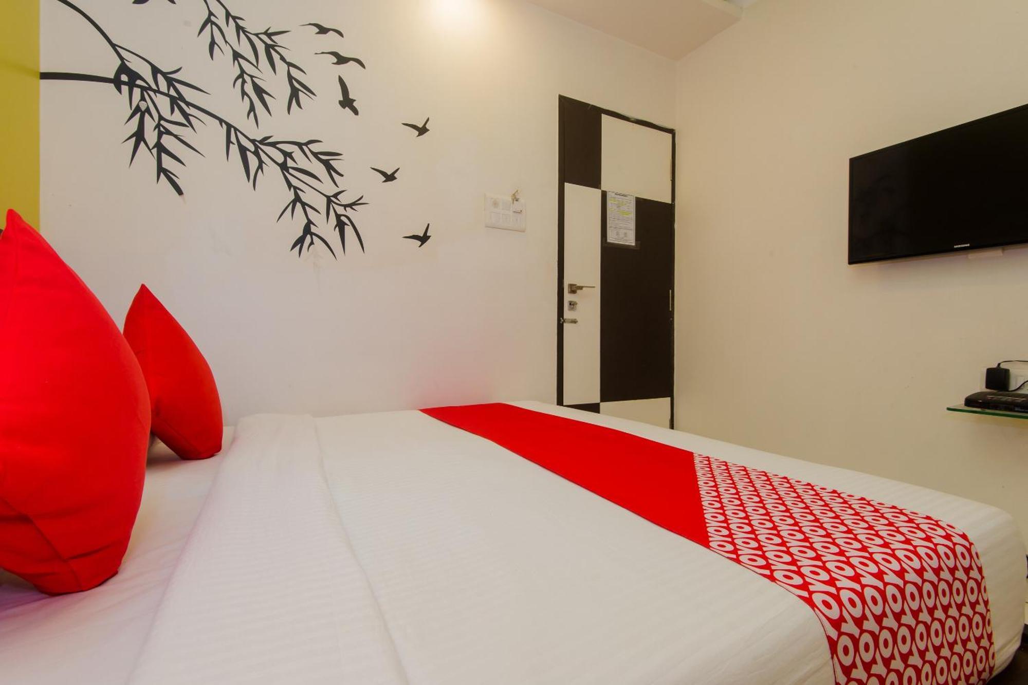 O Blue Pearl Residency Near Chhatrapati Shivaji International Airport