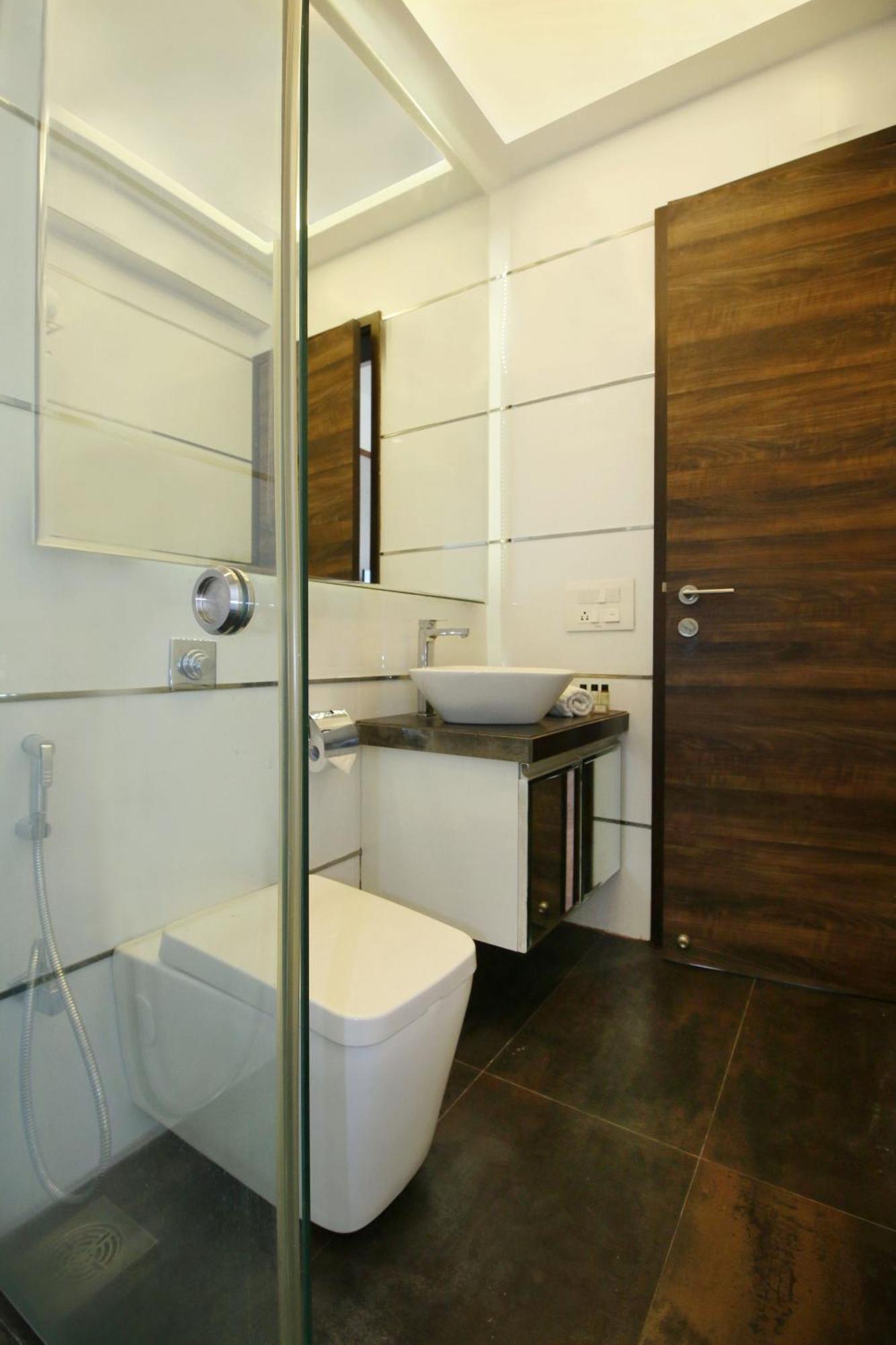 Theory9 Premium Service Khar *