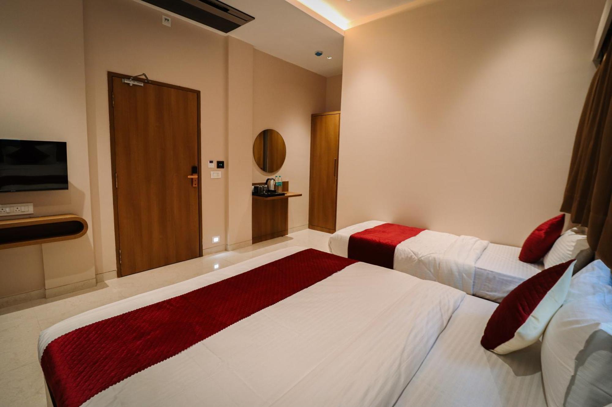 Hotel Fabhotel Ascent Star - Nr Phoenix Mall Kurla 3*