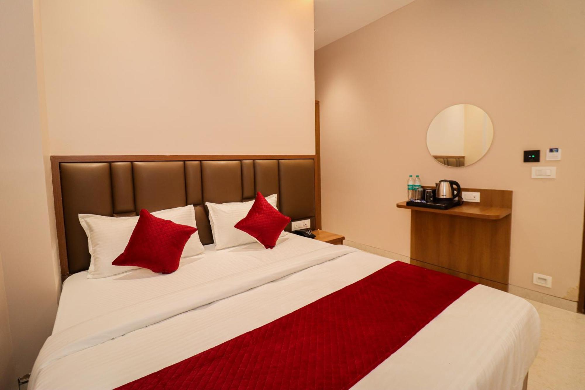 Fabhotel Ascent Star - Nr Phoenix Mall Kurla Hotel