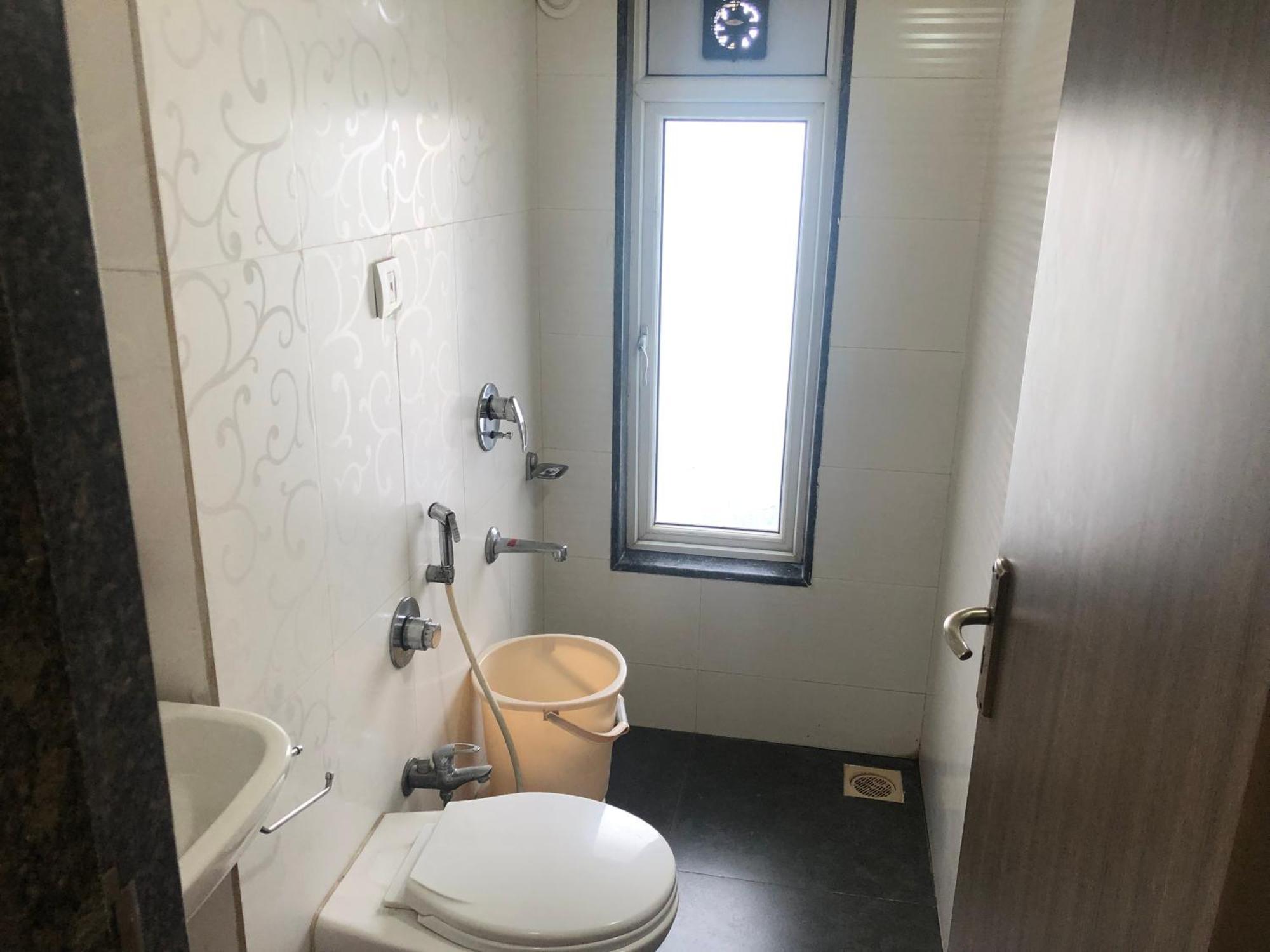 Treat Homes Service In Bkc Siddhant 401 Homestay
