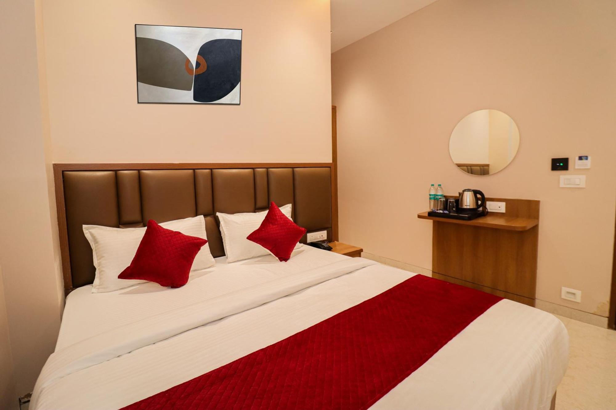 Fabhotel Ascent Star - Nr Phoenix Mall Kurla 3*