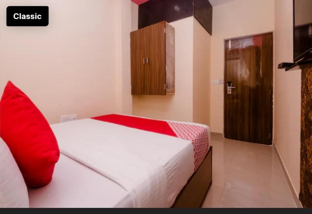 Aadhya Hotel 2*